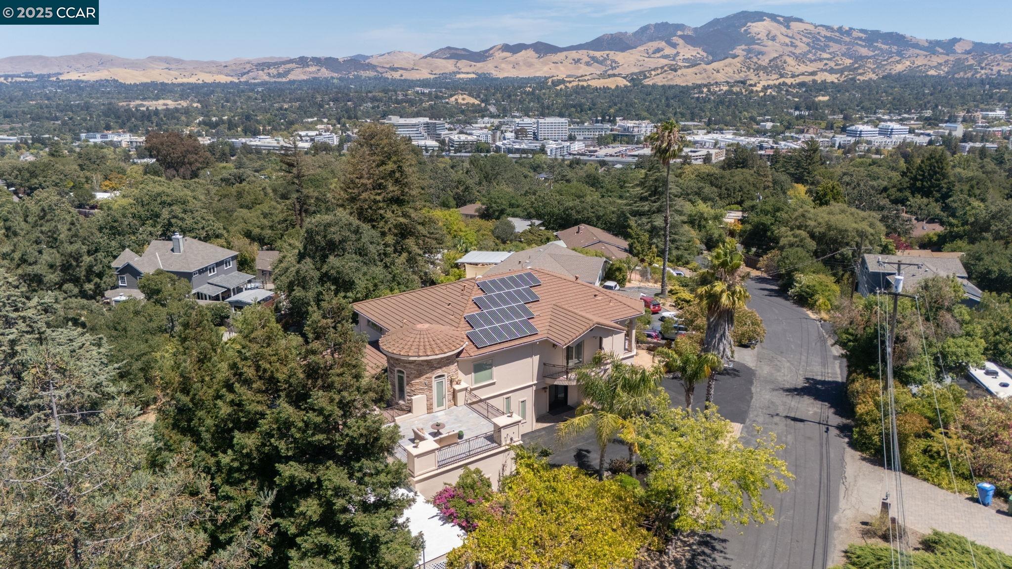 Detail Gallery Image 32 of 36 For 131 Montecito Crescent, Walnut Creek,  CA 94597 - 5 Beds | 5 Baths
