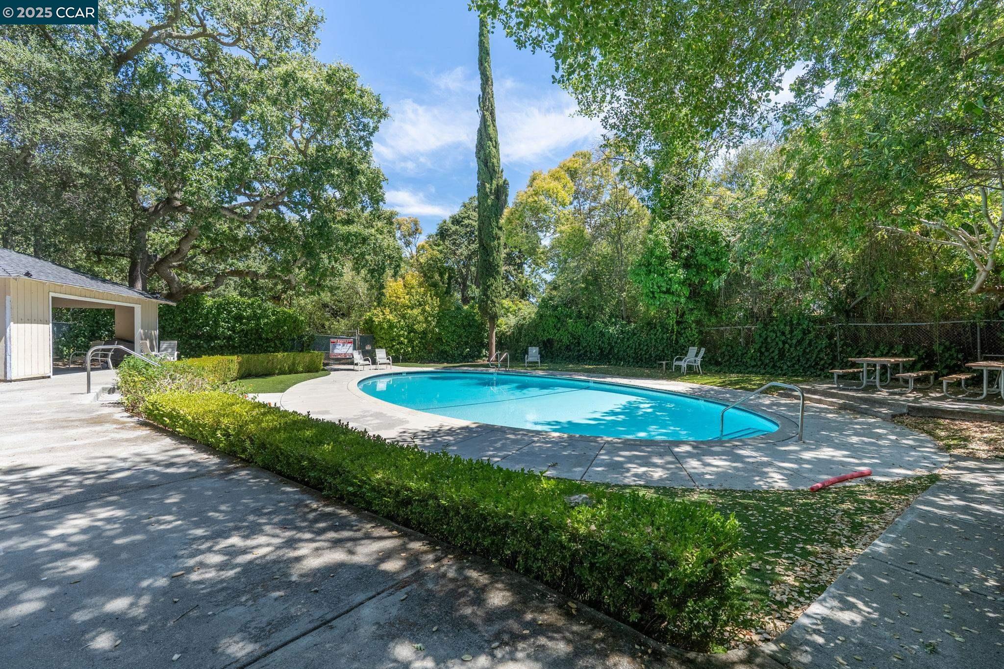 Detail Gallery Image 34 of 36 For 131 Montecito Crescent, Walnut Creek,  CA 94597 - 5 Beds | 5 Baths