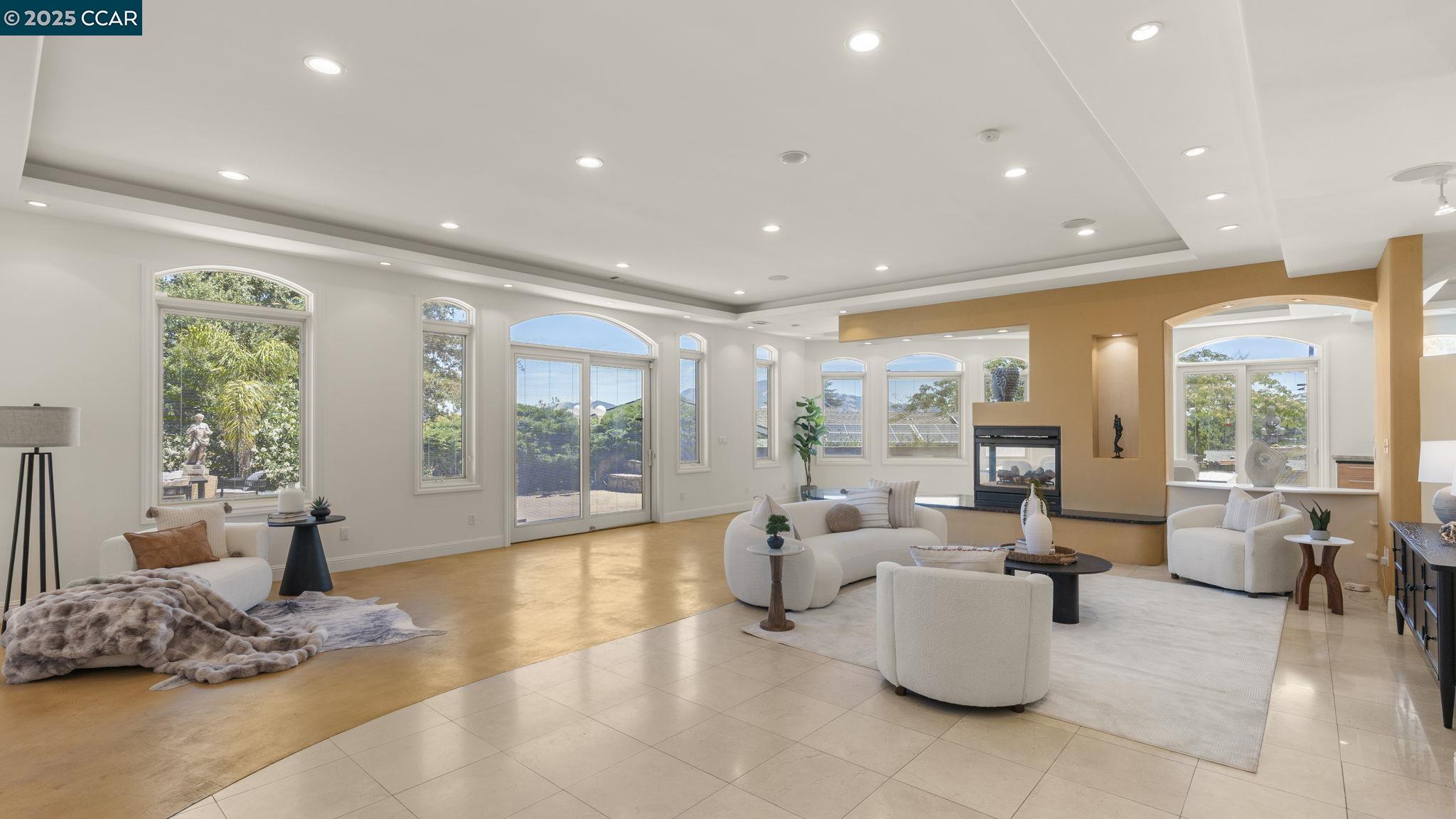 Detail Gallery Image 5 of 36 For 131 Montecito Crescent, Walnut Creek,  CA 94597 - 5 Beds | 5 Baths