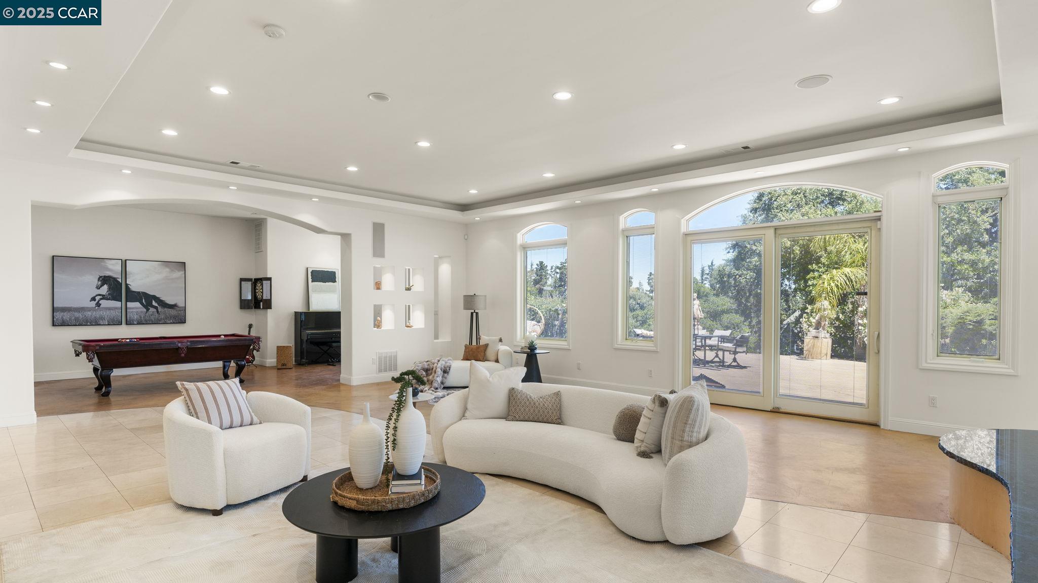 Detail Gallery Image 8 of 36 For 131 Montecito Crescent, Walnut Creek,  CA 94597 - 5 Beds | 5 Baths