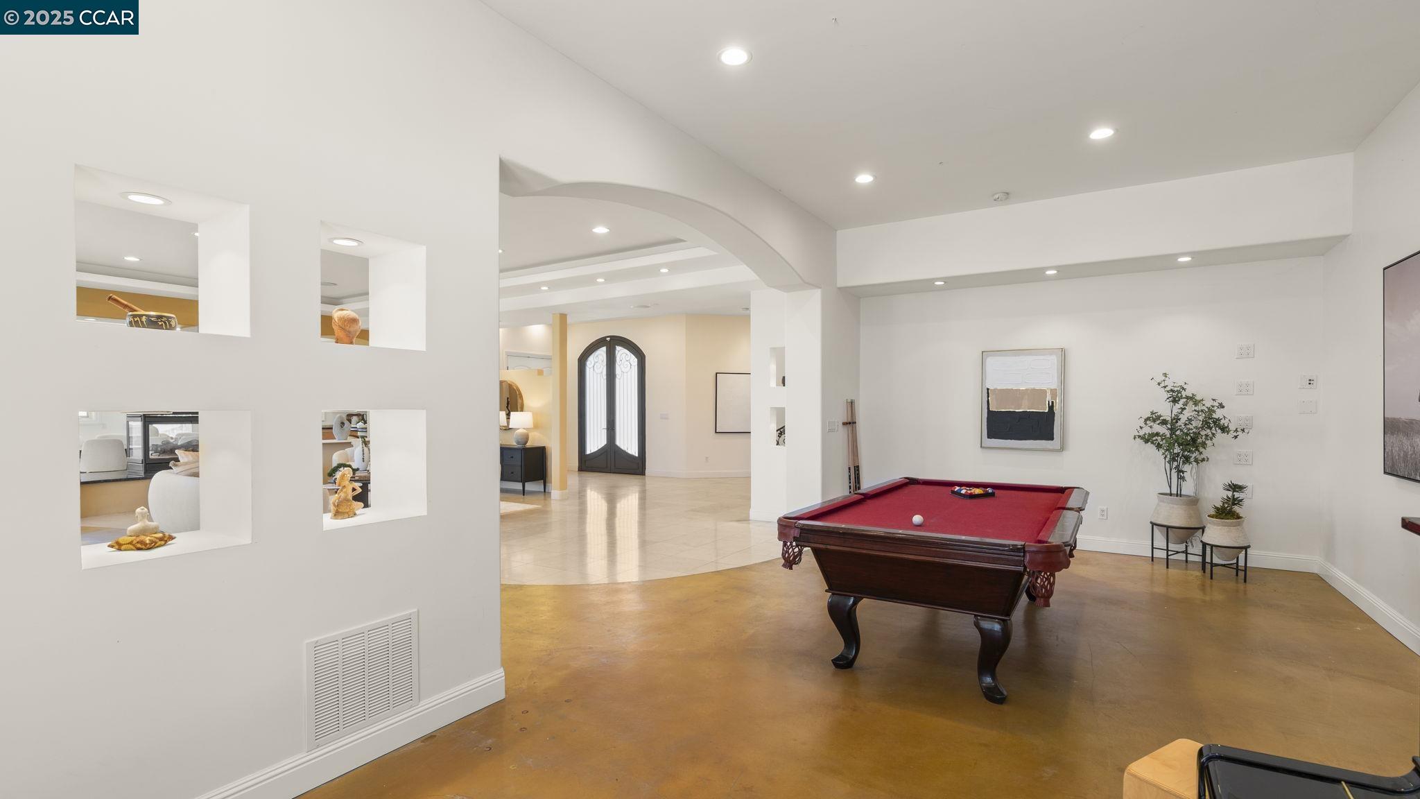 Detail Gallery Image 9 of 36 For 131 Montecito Crescent, Walnut Creek,  CA 94597 - 5 Beds | 5 Baths