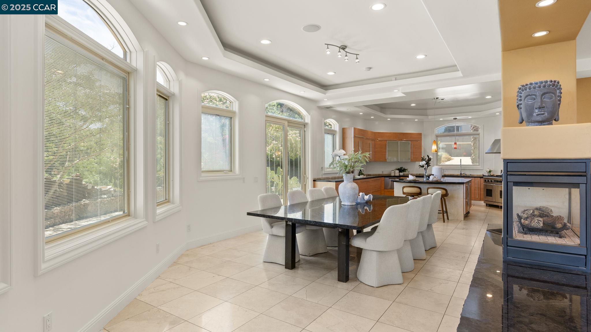 Detail Gallery Image 10 of 36 For 131 Montecito Crescent, Walnut Creek,  CA 94597 - 5 Beds | 5 Baths