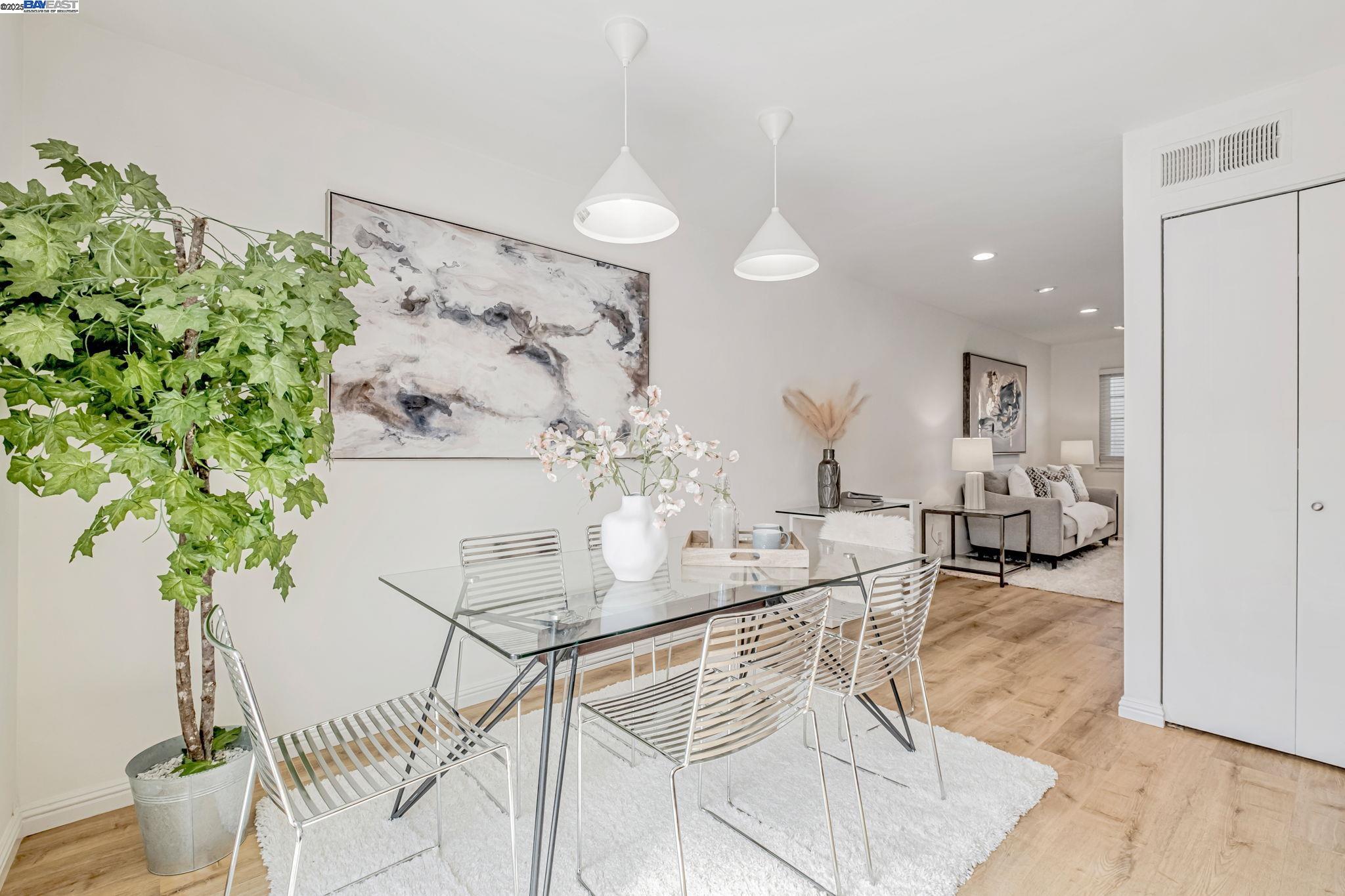 Detail Gallery Image 11 of 28 For 2474 Fairway Dr, San Leandro,  CA 94577 - 2 Beds | 1/1 Baths