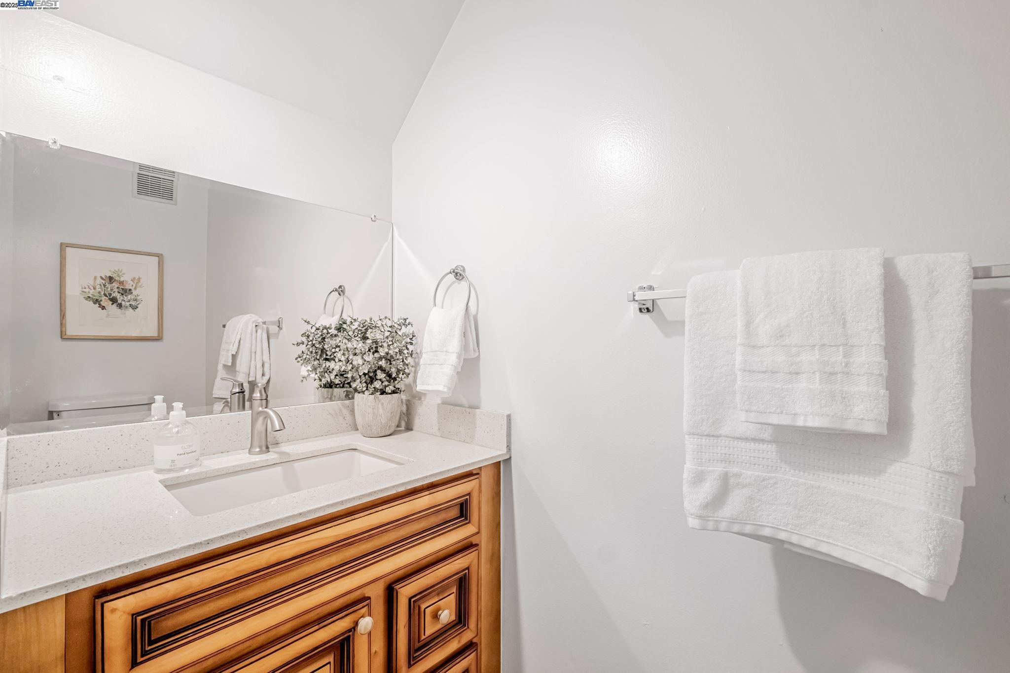 Detail Gallery Image 18 of 28 For 2474 Fairway Dr, San Leandro,  CA 94577 - 2 Beds | 1/1 Baths