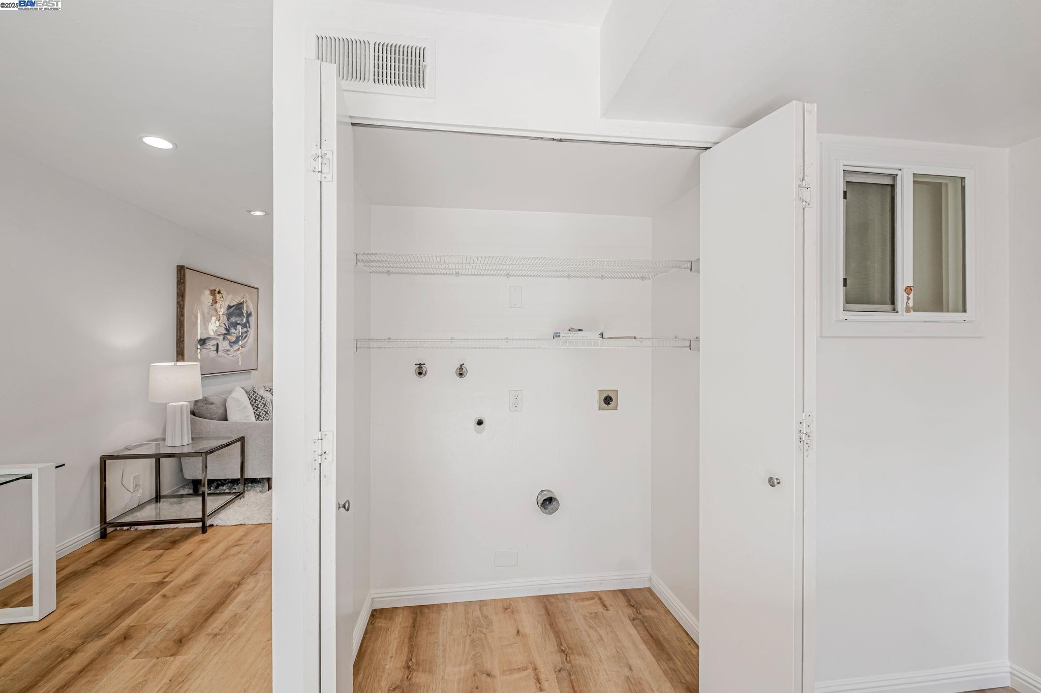 Detail Gallery Image 20 of 28 For 2474 Fairway Dr, San Leandro,  CA 94577 - 2 Beds | 1/1 Baths
