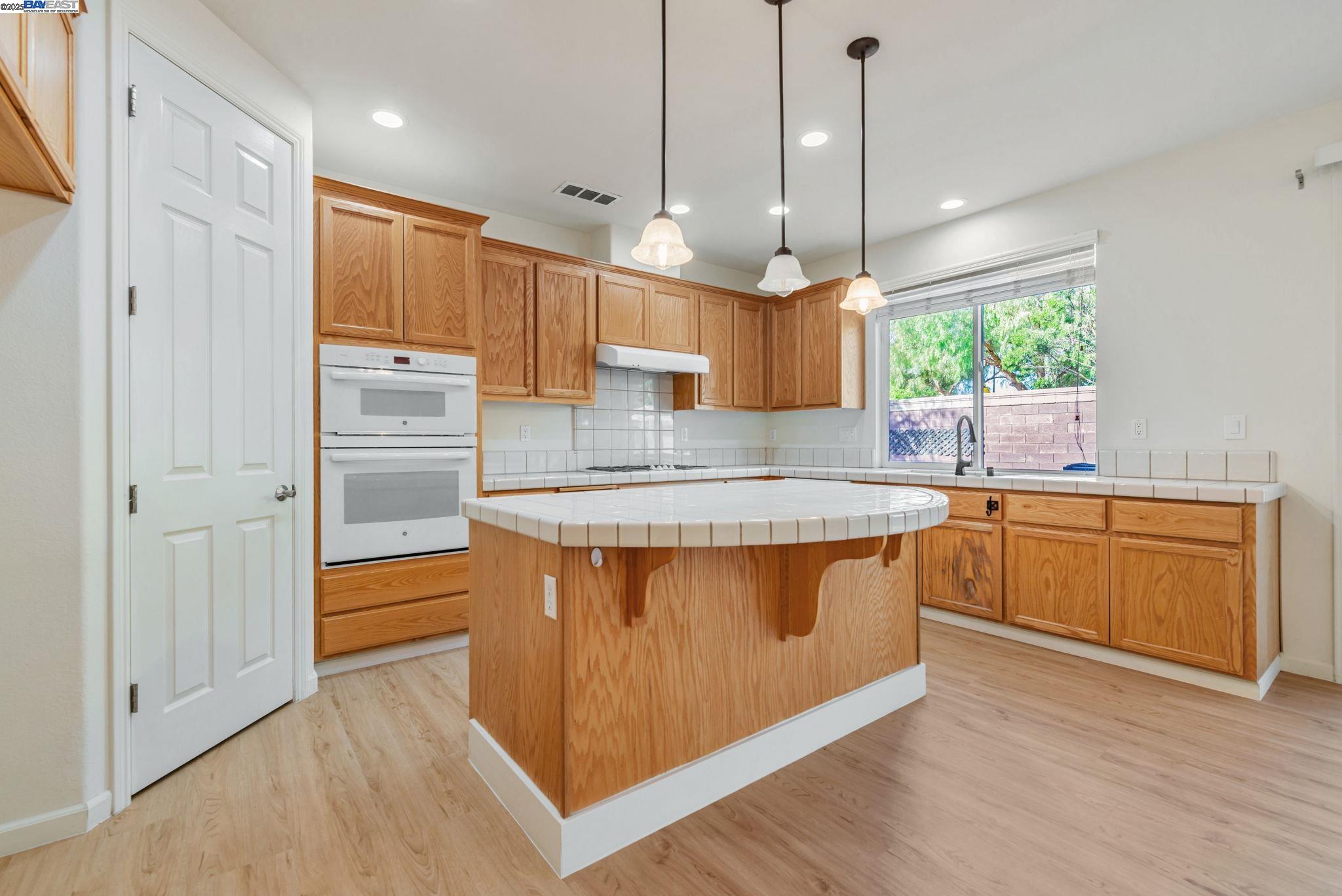 Detail Gallery Image 11 of 51 For 5675 Arcadia Cir, Discovery Bay,  CA 94505 - 4 Beds | 3/1 Baths