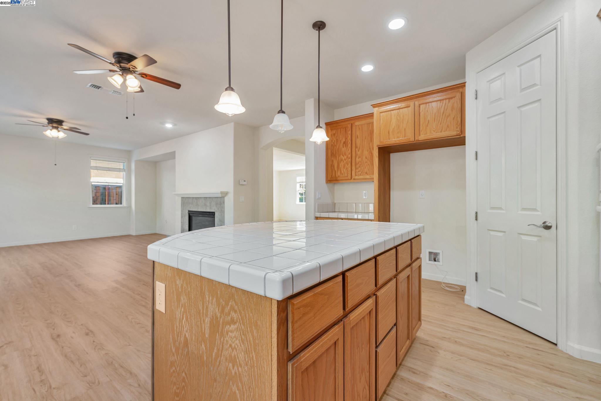 Detail Gallery Image 13 of 51 For 5675 Arcadia Cir, Discovery Bay,  CA 94505 - 4 Beds | 3/1 Baths