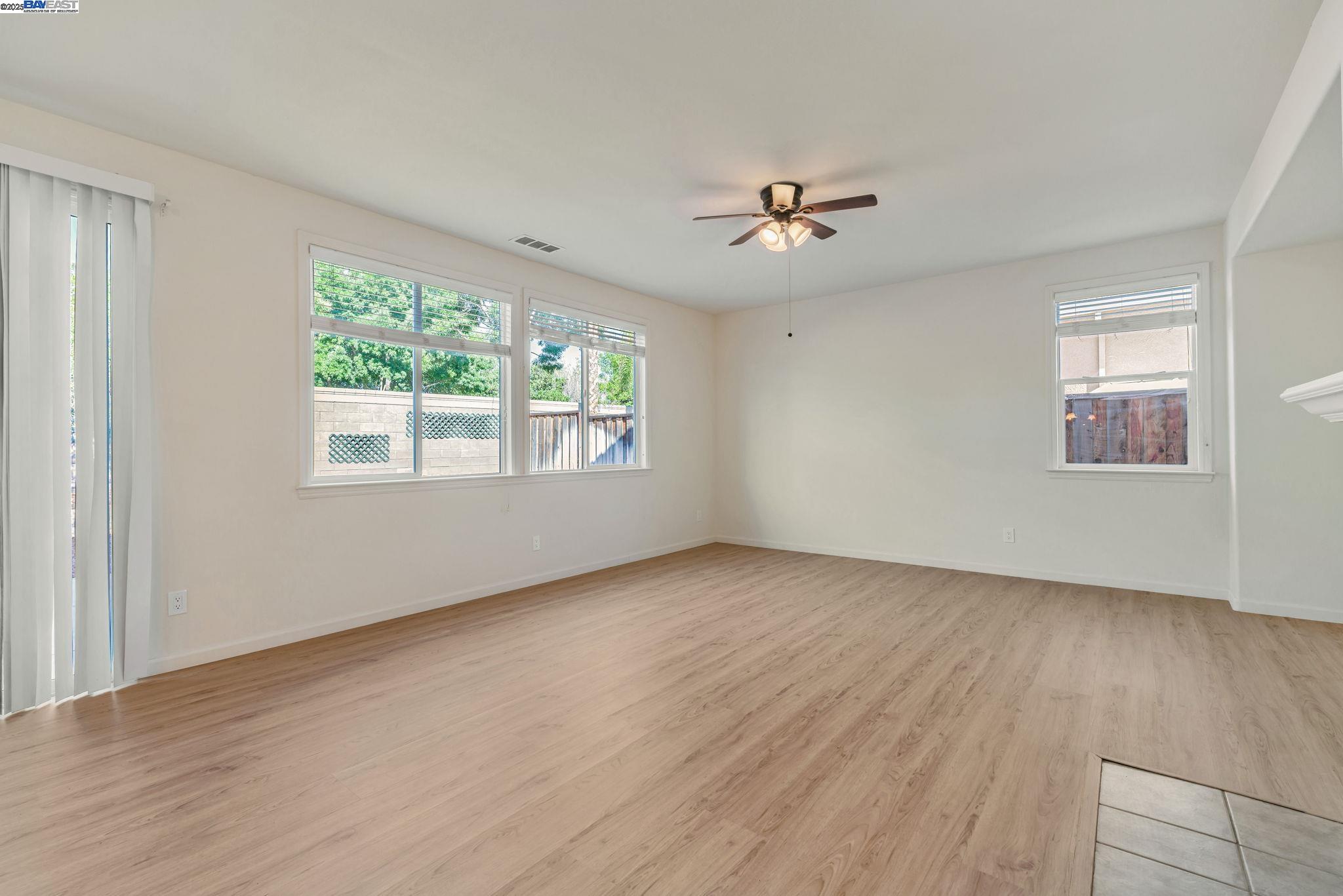 Detail Gallery Image 8 of 51 For 5675 Arcadia Cir, Discovery Bay,  CA 94505 - 4 Beds | 3/1 Baths