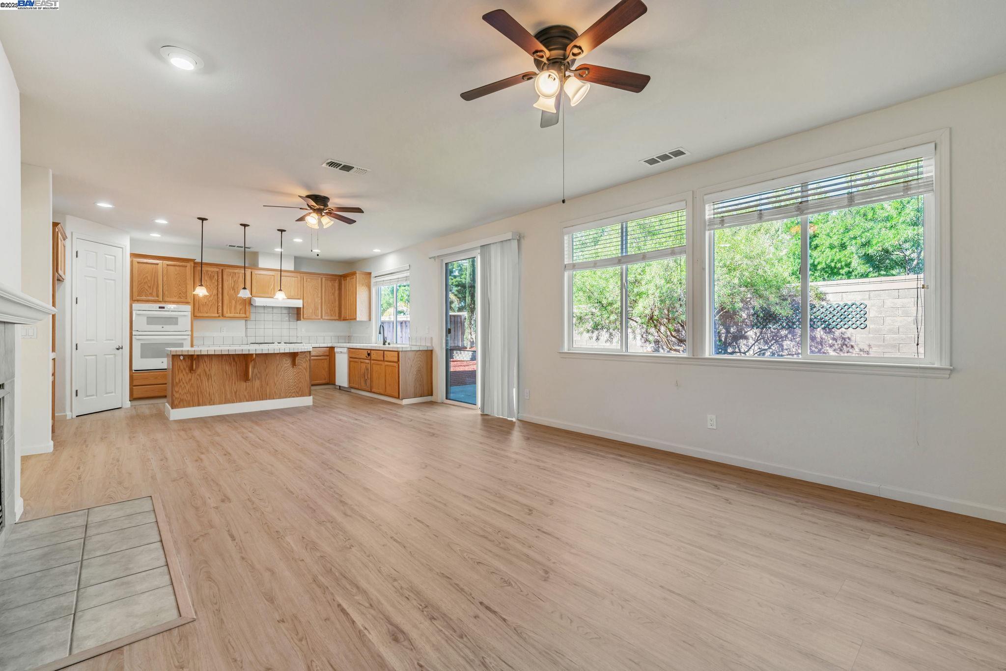 Detail Gallery Image 9 of 51 For 5675 Arcadia Cir, Discovery Bay,  CA 94505 - 4 Beds | 3/1 Baths