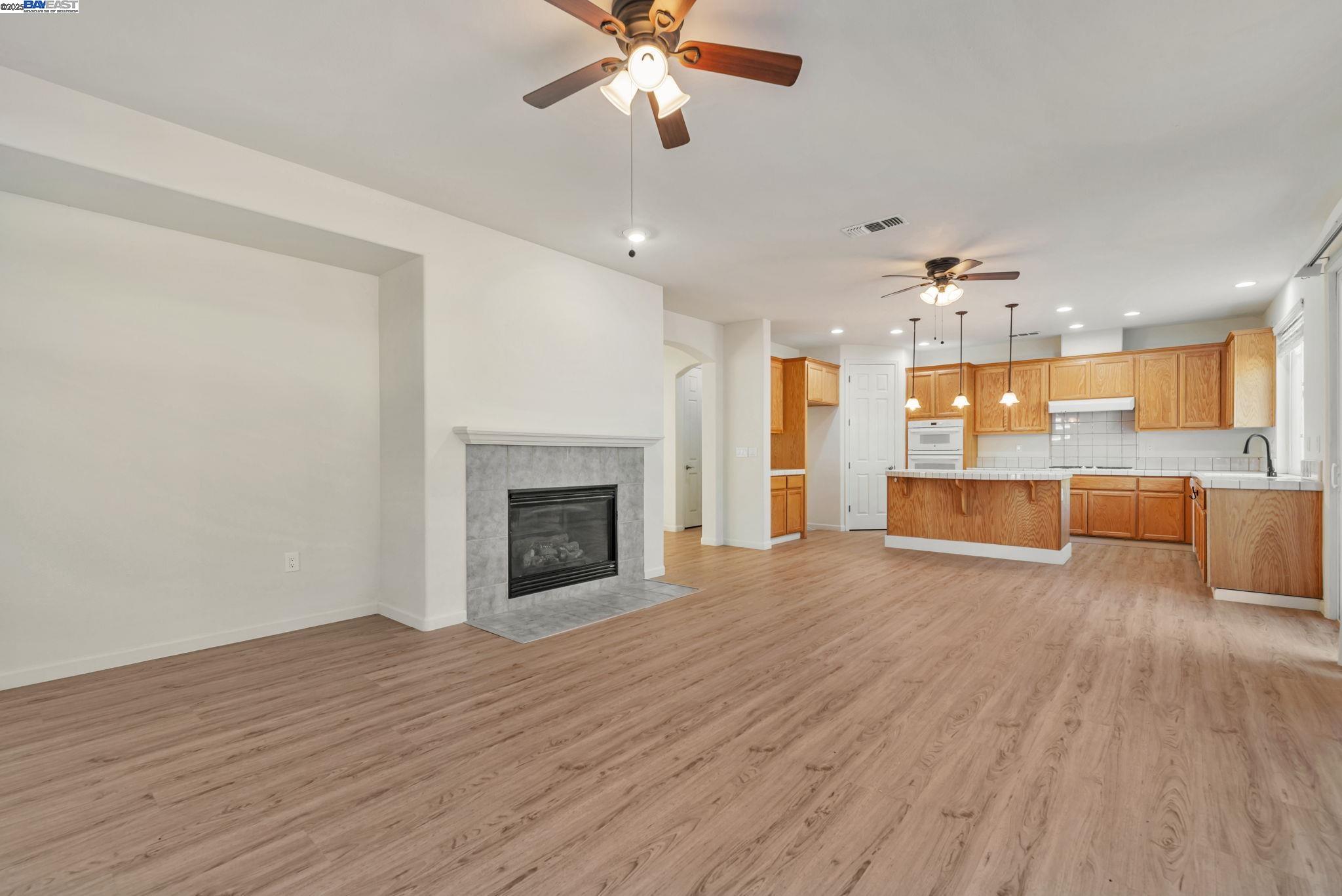 Detail Gallery Image 10 of 51 For 5675 Arcadia Cir, Discovery Bay,  CA 94505 - 4 Beds | 3/1 Baths