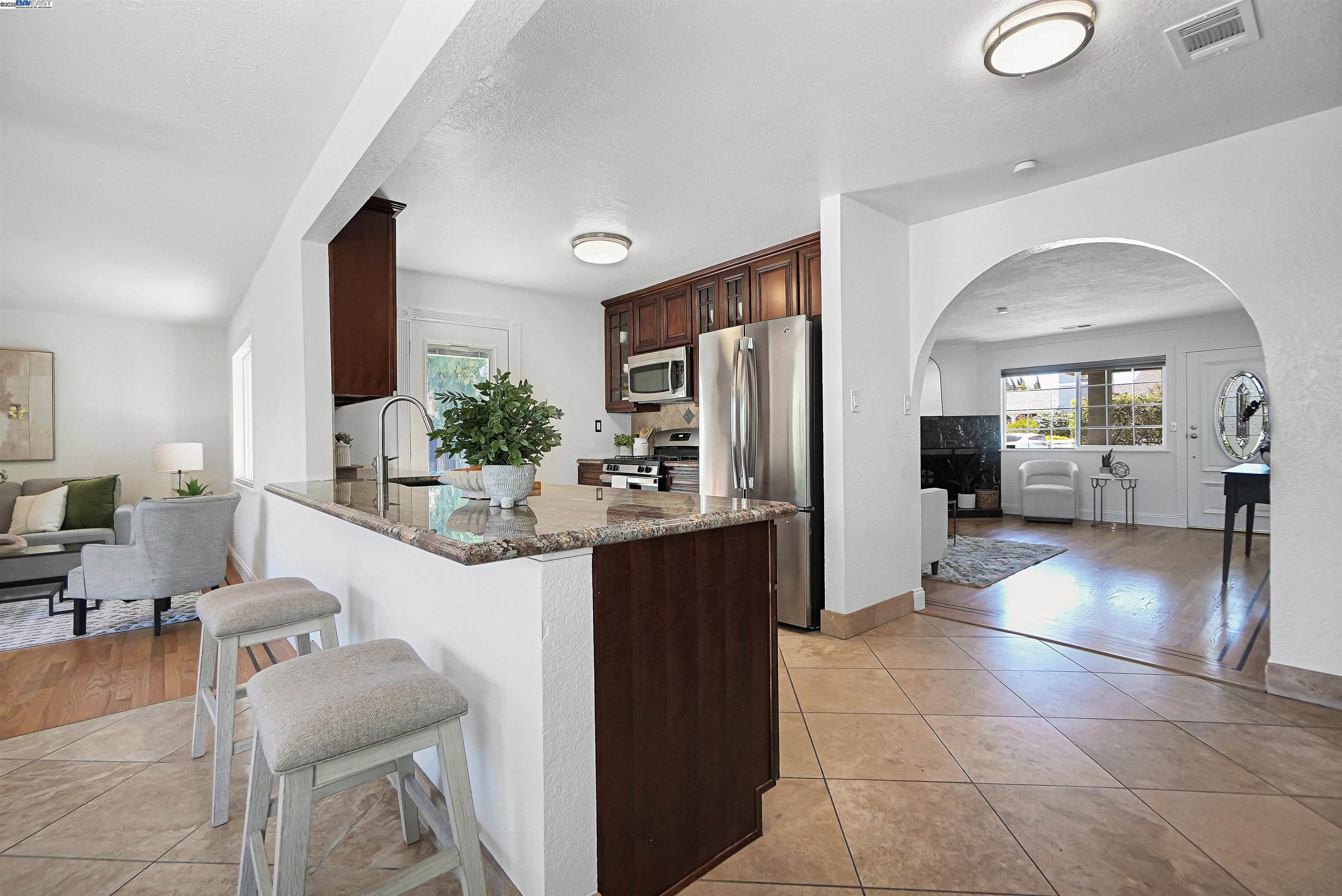 Detail Gallery Image 16 of 54 For 17526 Parker Rd, Castro Valley,  CA 94546 - 4 Beds | 2 Baths