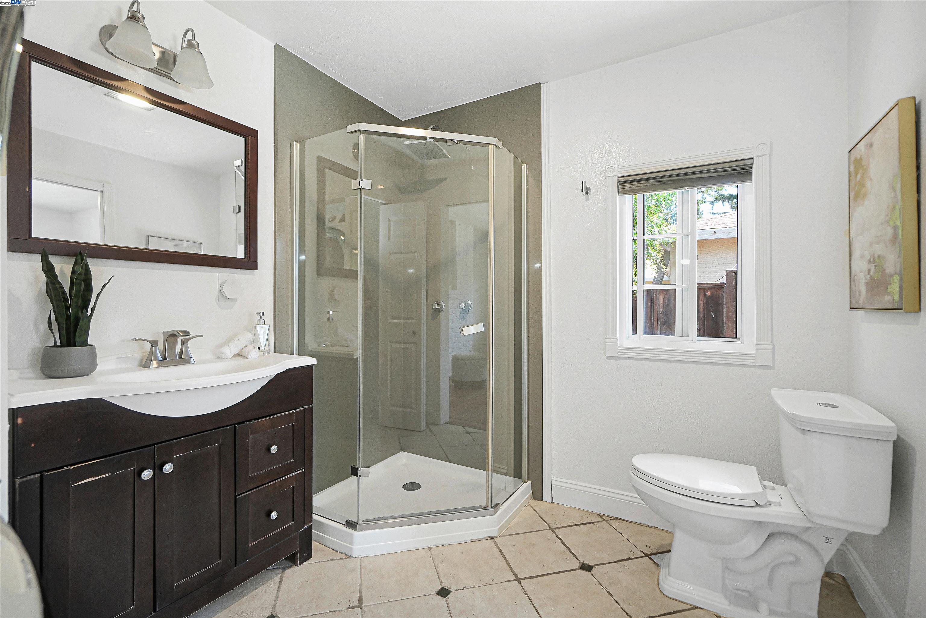 Detail Gallery Image 24 of 54 For 17526 Parker Rd, Castro Valley,  CA 94546 - 4 Beds | 2 Baths