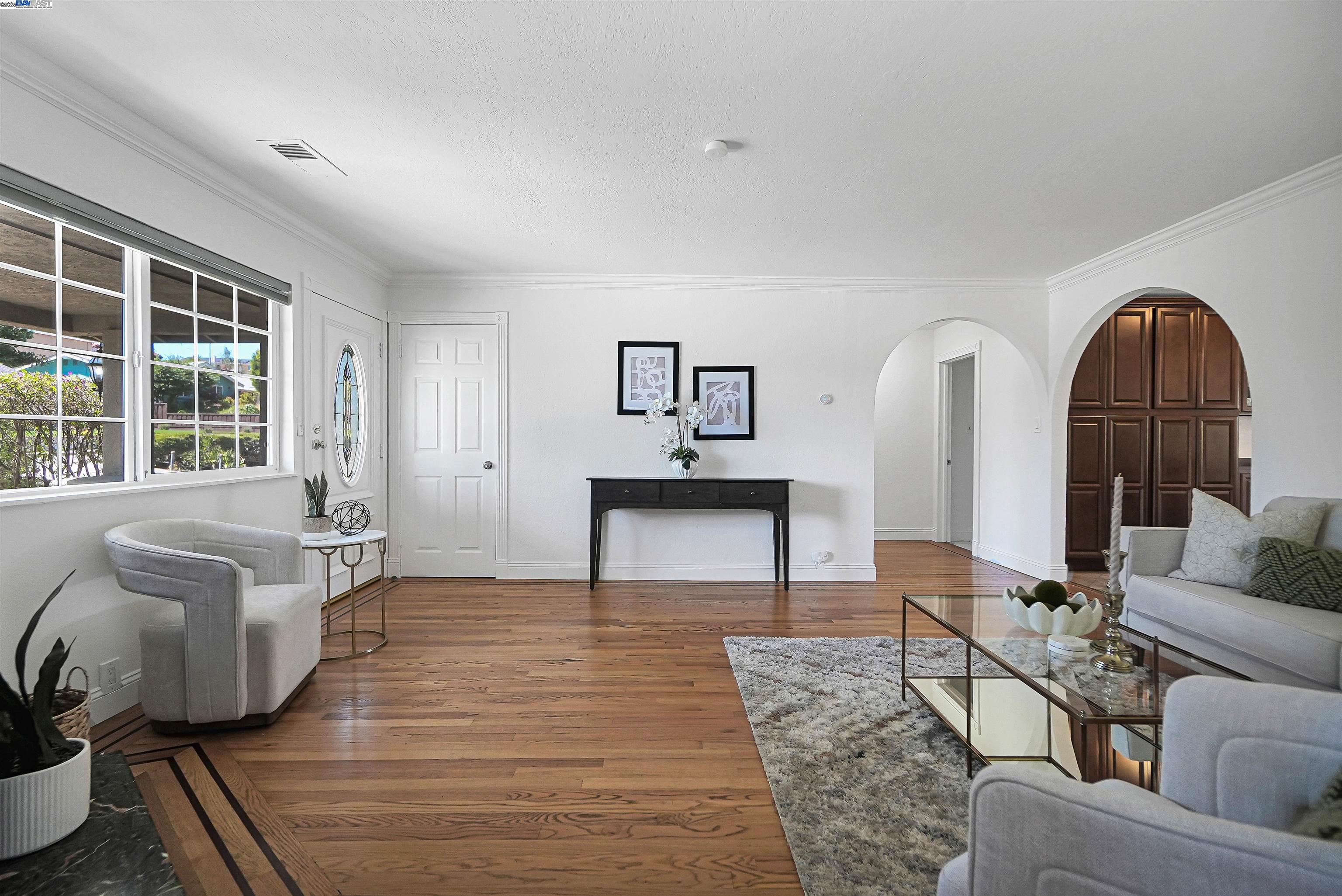 Detail Gallery Image 4 of 54 For 17526 Parker Rd, Castro Valley,  CA 94546 - 4 Beds | 2 Baths