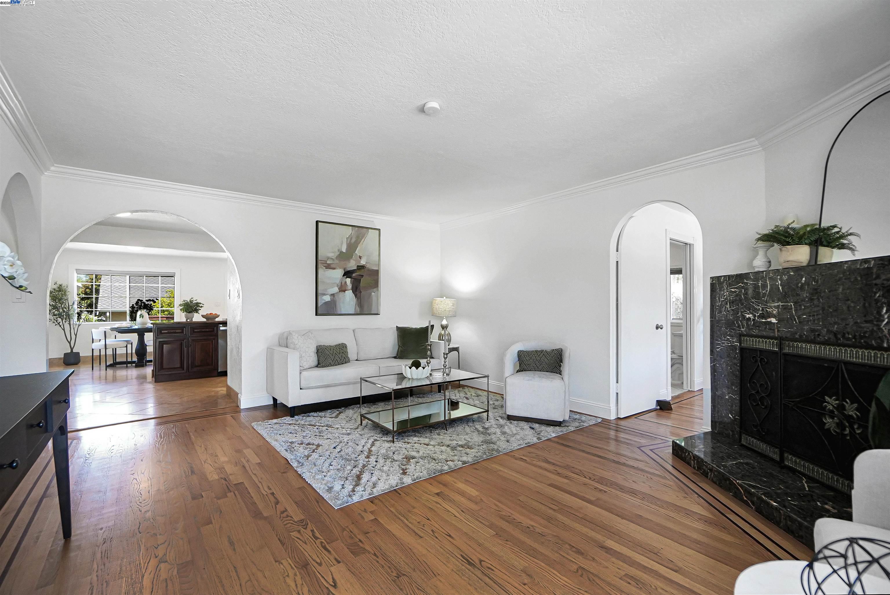 Detail Gallery Image 5 of 54 For 17526 Parker Rd, Castro Valley,  CA 94546 - 4 Beds | 2 Baths