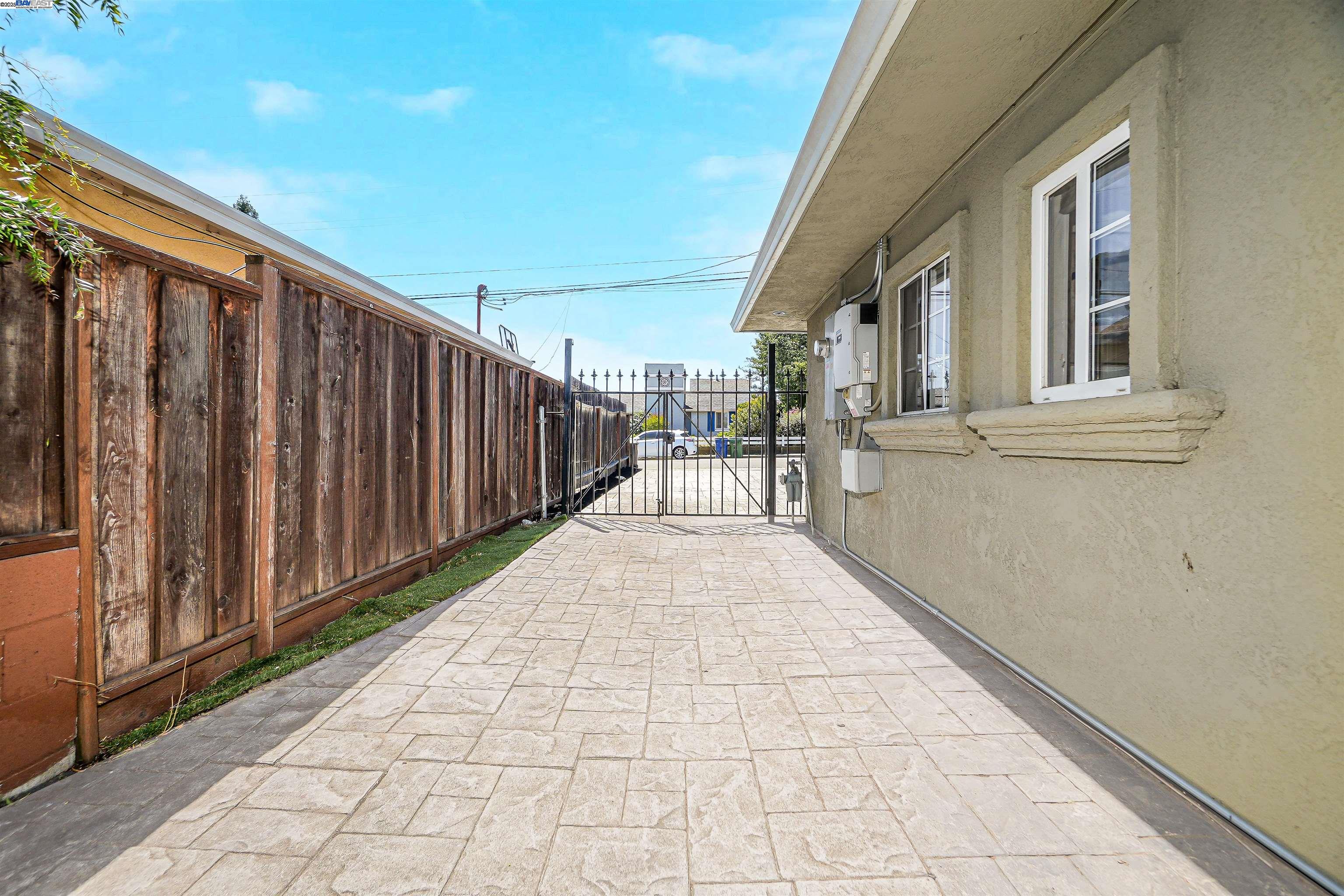 Detail Gallery Image 41 of 54 For 17526 Parker Rd, Castro Valley,  CA 94546 - 4 Beds | 2 Baths
