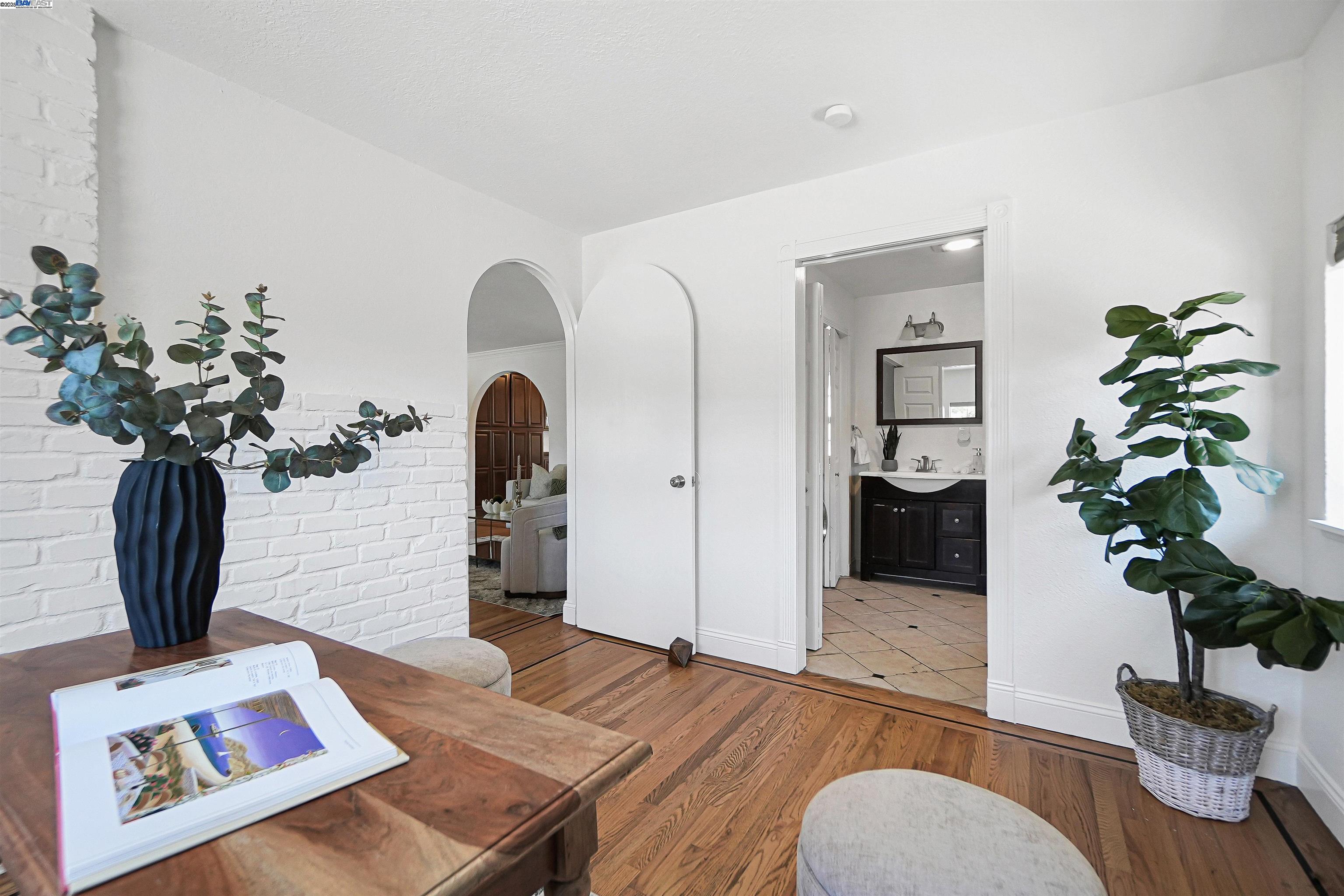 Detail Gallery Image 7 of 54 For 17526 Parker Rd, Castro Valley,  CA 94546 - 4 Beds | 2 Baths