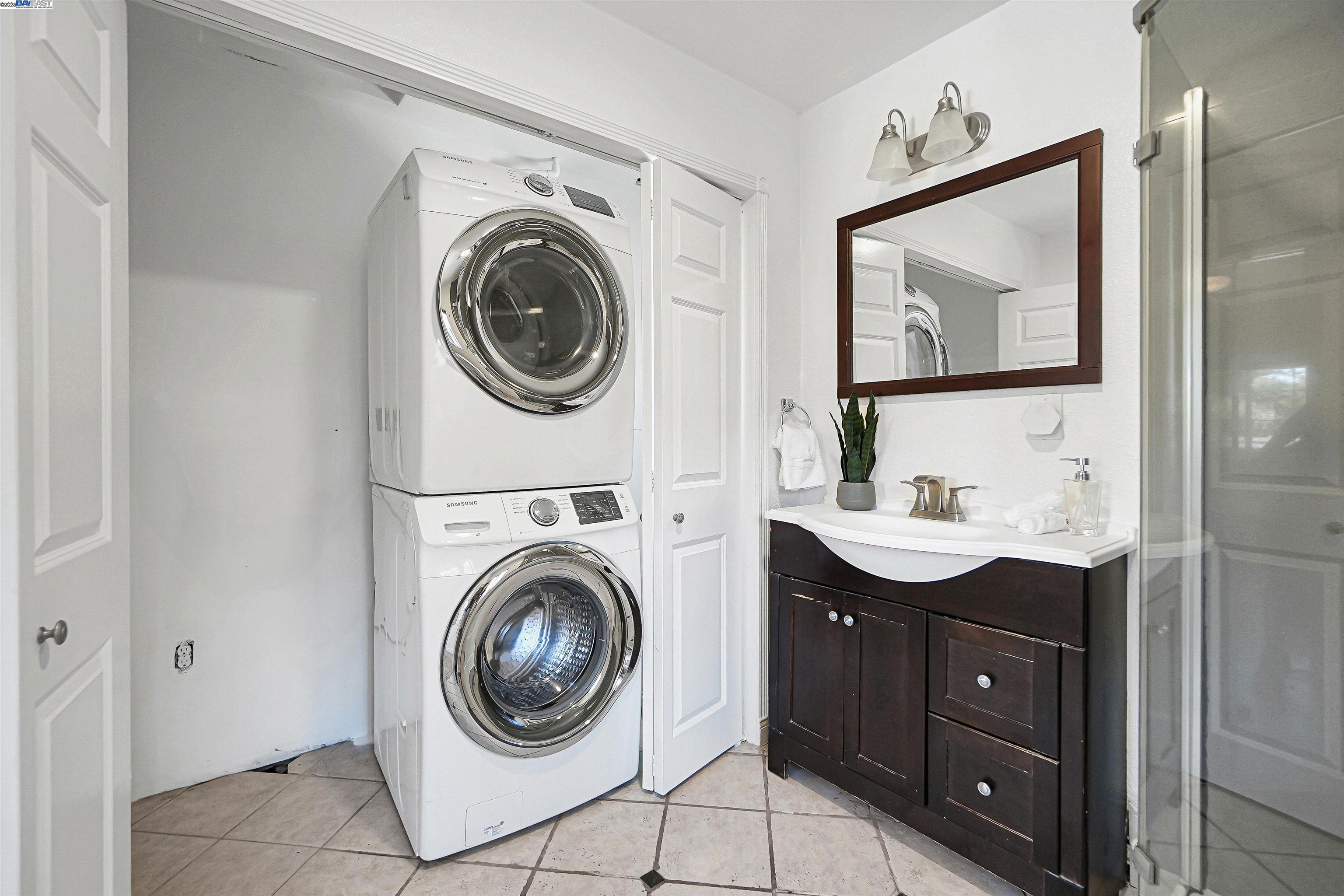 Detail Gallery Image 9 of 54 For 17526 Parker Rd, Castro Valley,  CA 94546 - 4 Beds | 2 Baths