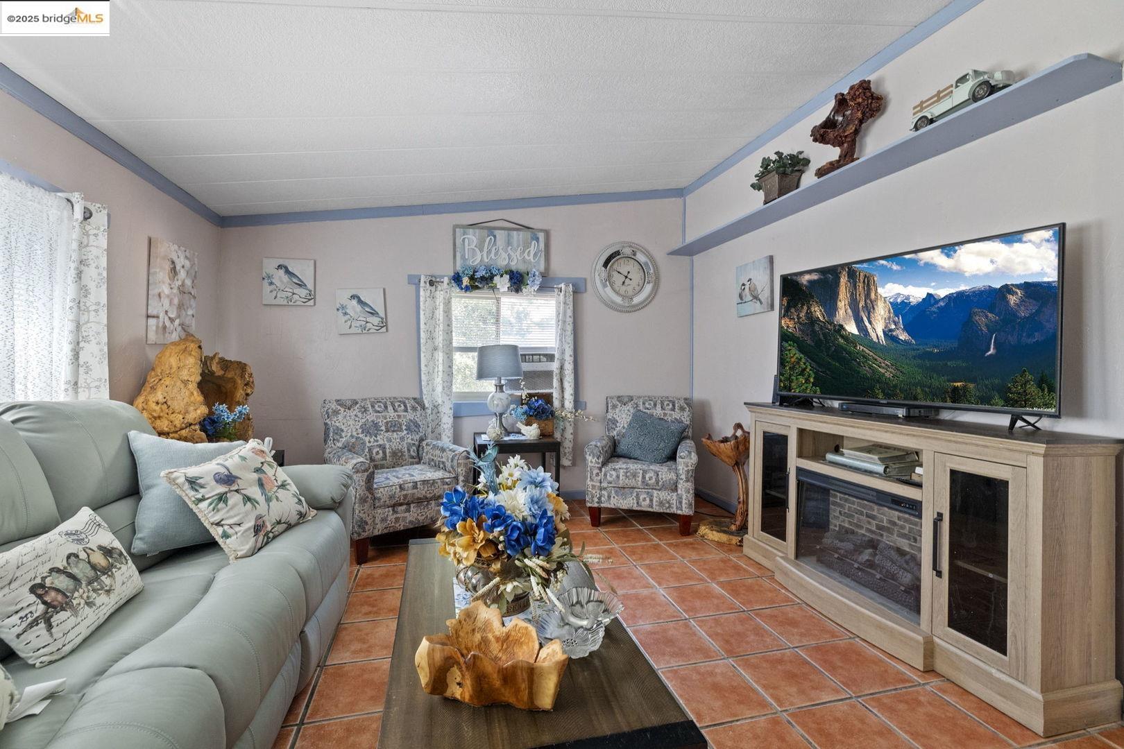Detail Gallery Image 15 of 28 For 22411 Kennebec Ln, Columbia,  CA 95310 - 4 Beds | 2 Baths