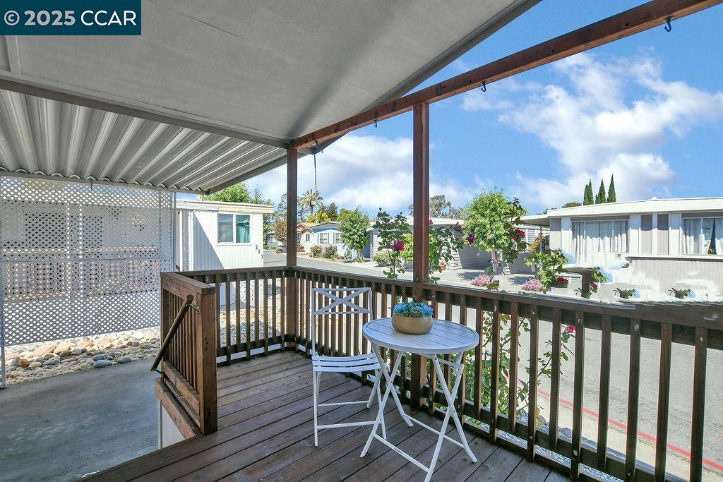 Detail Gallery Image 3 of 31 For 281 Aria Drive #143,  Pacheco,  CA 94553 - 3 Beds | 2 Baths