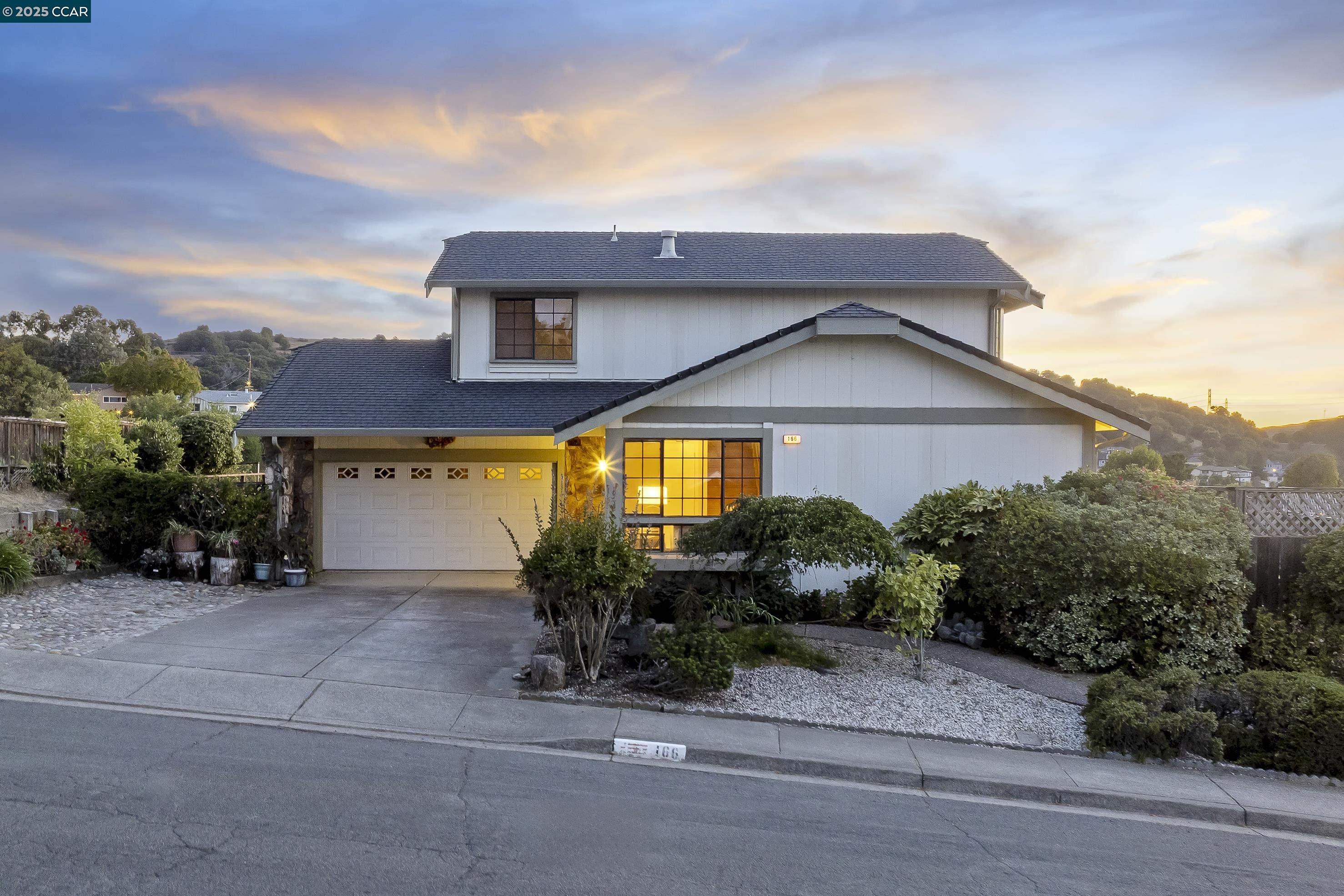 Detail Gallery Image 2 of 60 For 166 Duperu Dr, Crockett,  CA 94525 - 3 Beds | 2/1 Baths