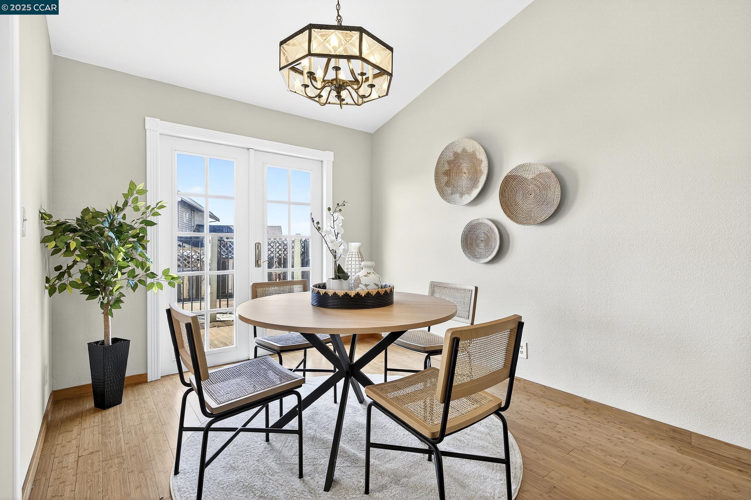 Detail Gallery Image 12 of 60 For 166 Duperu Dr, Crockett,  CA 94525 - 3 Beds | 2/1 Baths