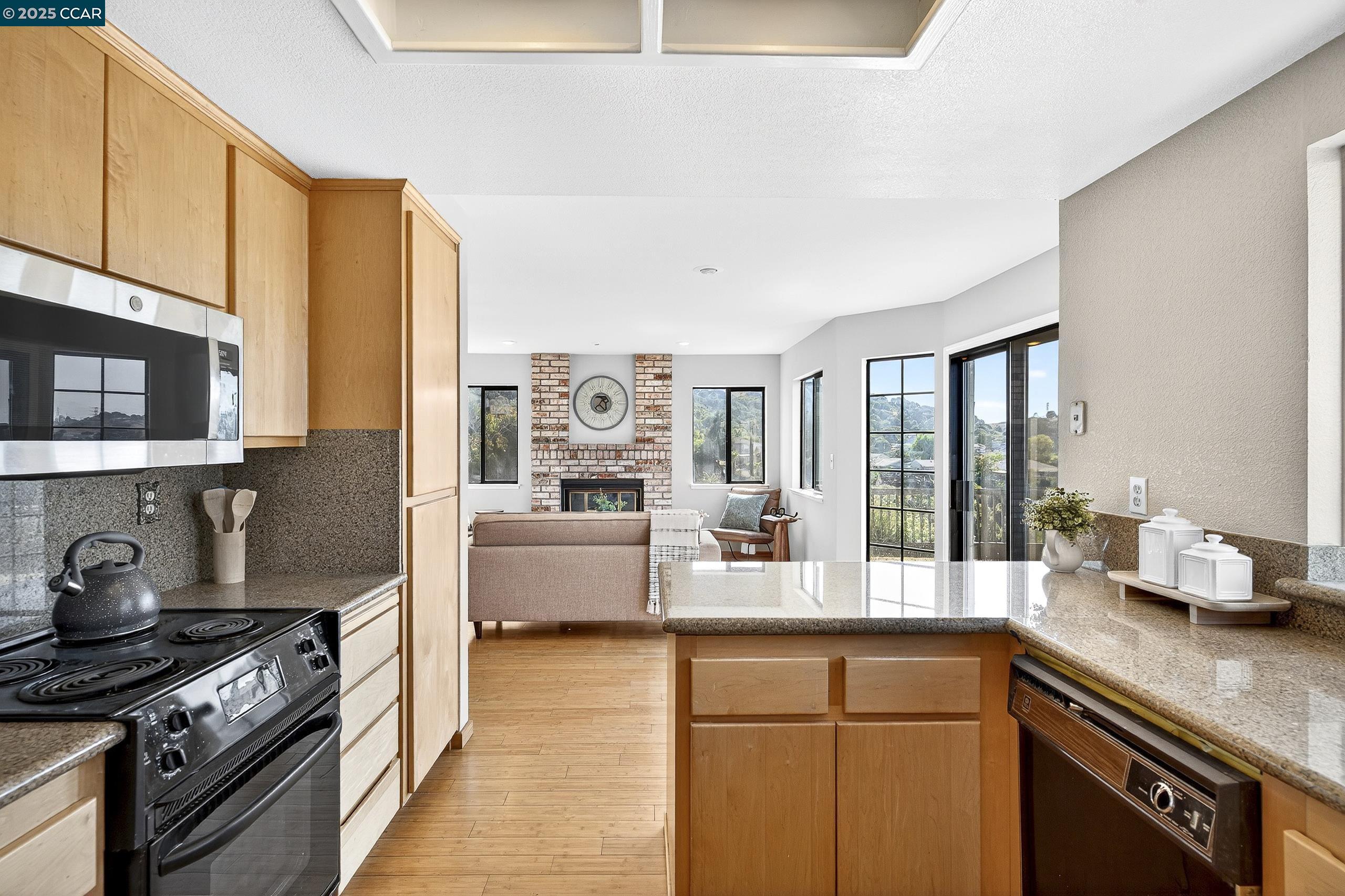 Detail Gallery Image 23 of 60 For 166 Duperu Dr, Crockett,  CA 94525 - 3 Beds | 2/1 Baths