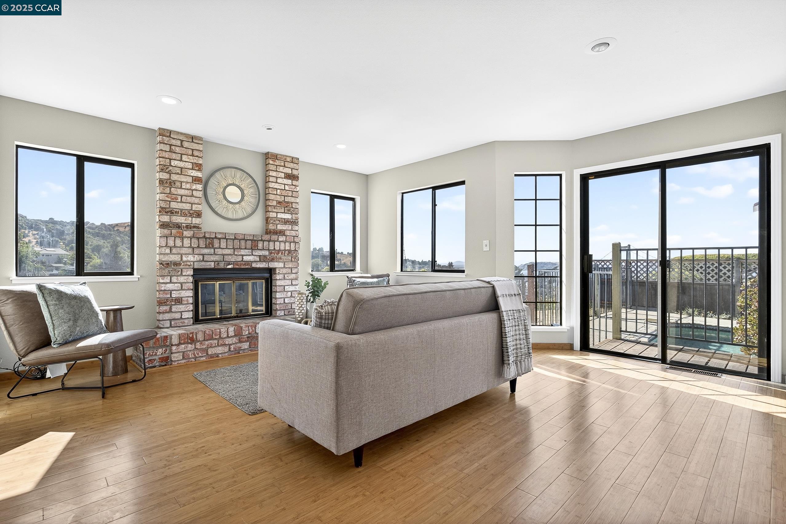 Detail Gallery Image 28 of 60 For 166 Duperu Dr, Crockett,  CA 94525 - 3 Beds | 2/1 Baths