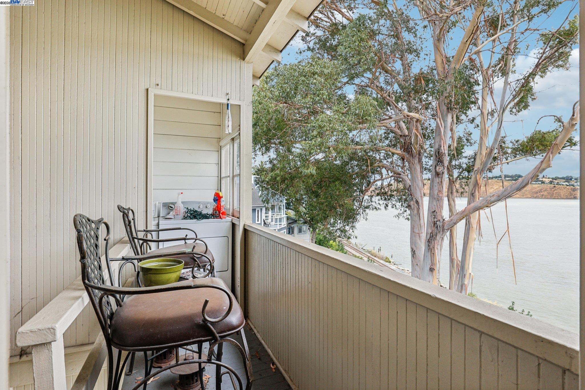 Detail Gallery Image 14 of 28 For 352 Winslow St, Crockett,  CA 94525 - – Beds | – Baths