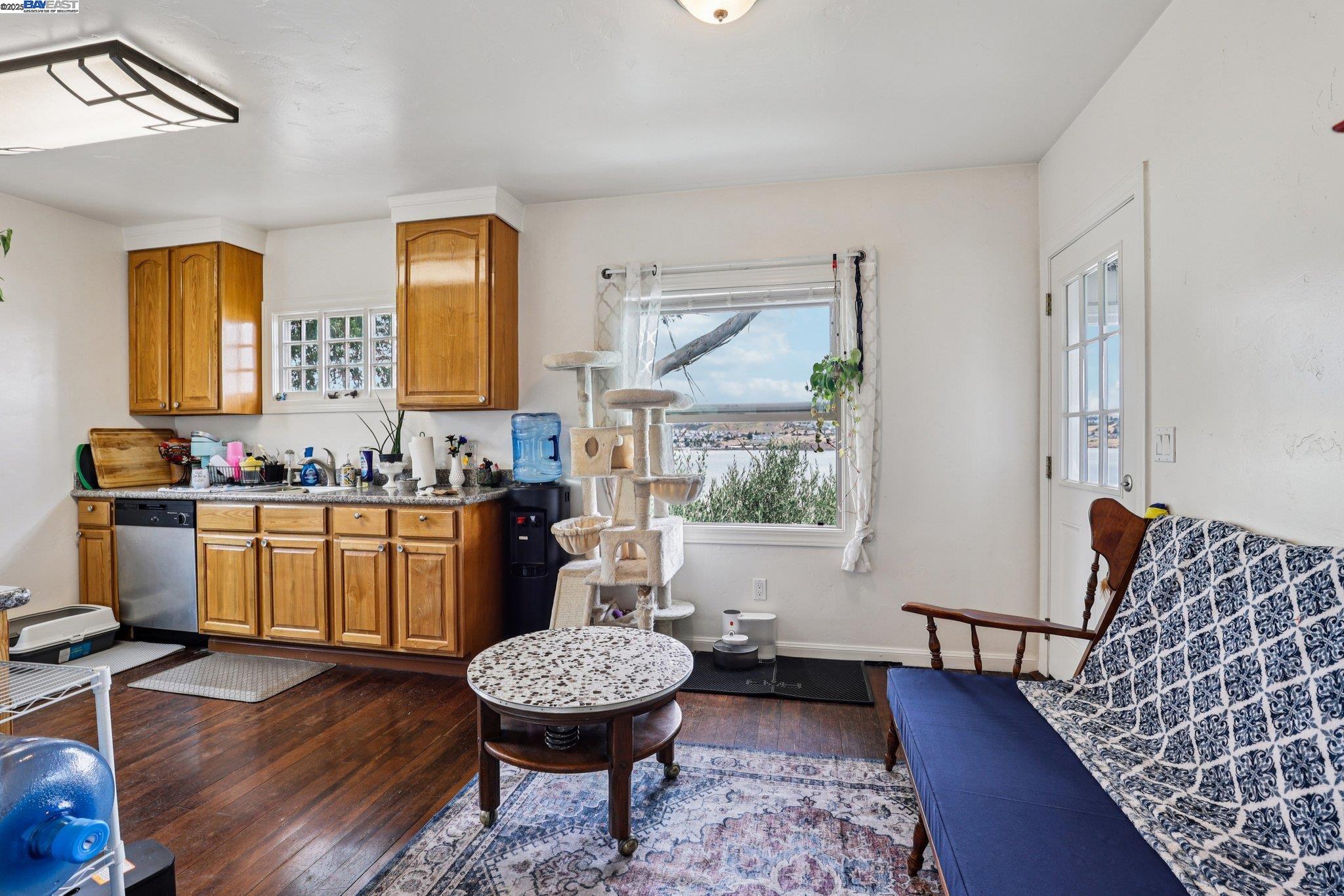 Detail Gallery Image 16 of 28 For 352 Winslow St, Crockett,  CA 94525 - – Beds | – Baths