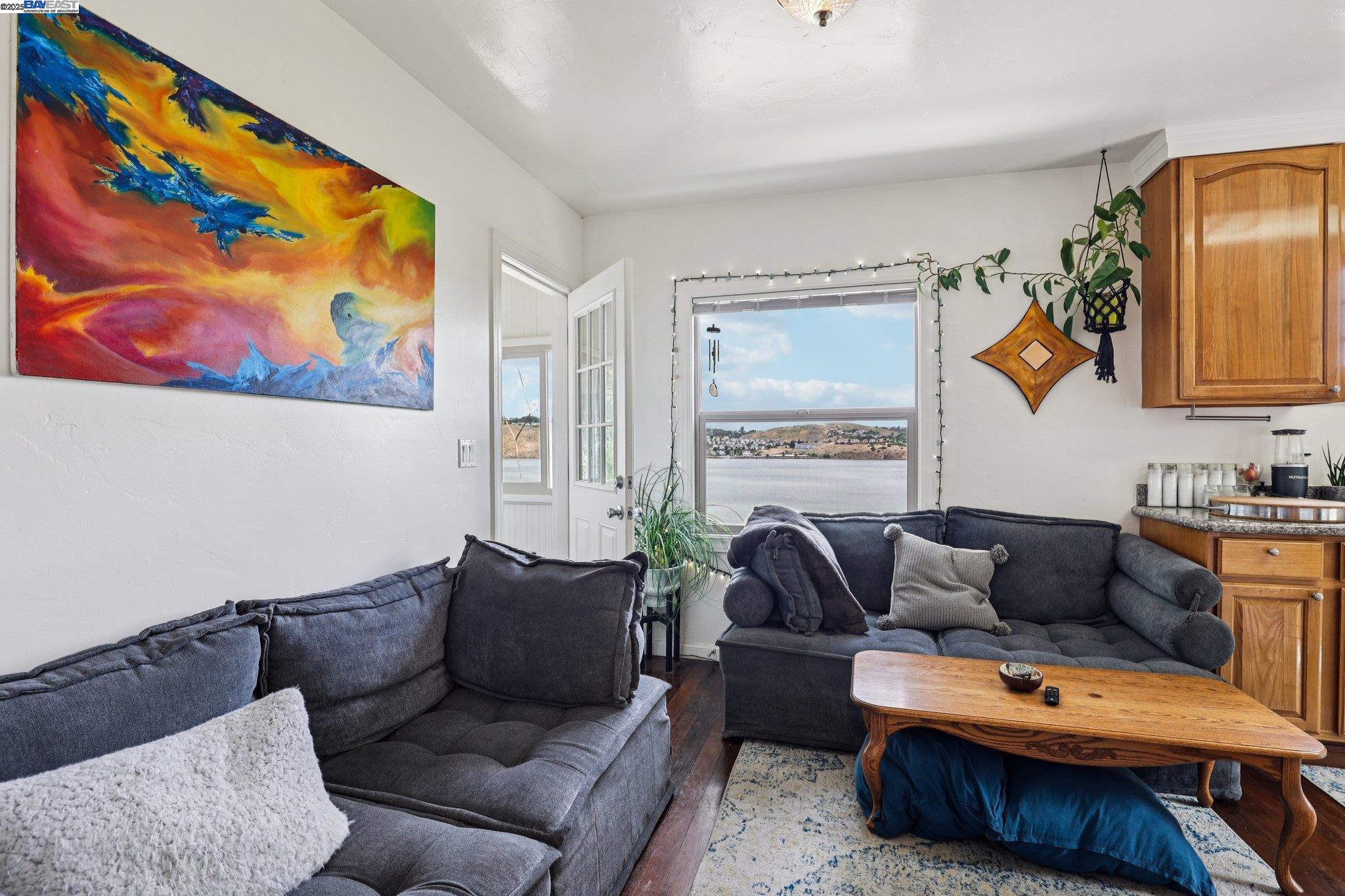 Detail Gallery Image 21 of 28 For 352 Winslow St, Crockett,  CA 94525 - – Beds | – Baths