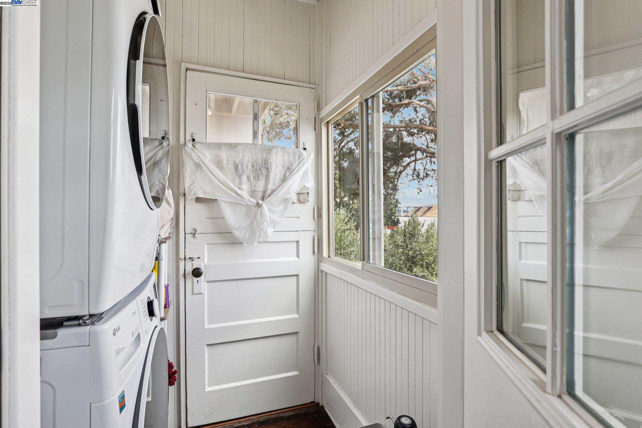 Detail Gallery Image 24 of 28 For 352 Winslow St, Crockett,  CA 94525 - – Beds | – Baths