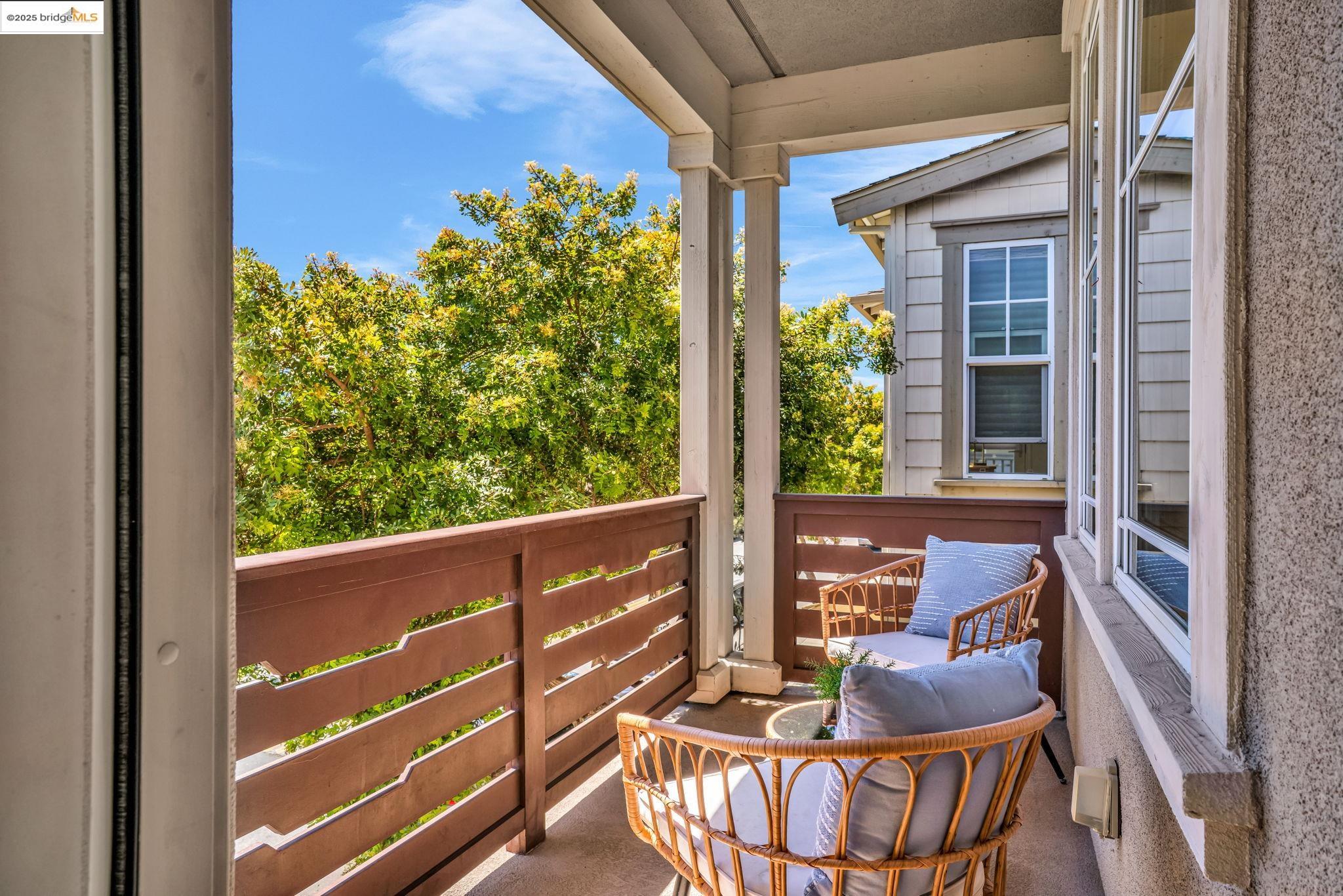 Detail Gallery Image 17 of 46 For 1623 Fortmann Way, Alameda,  CA 94501 - 4 Beds | 3/1 Baths