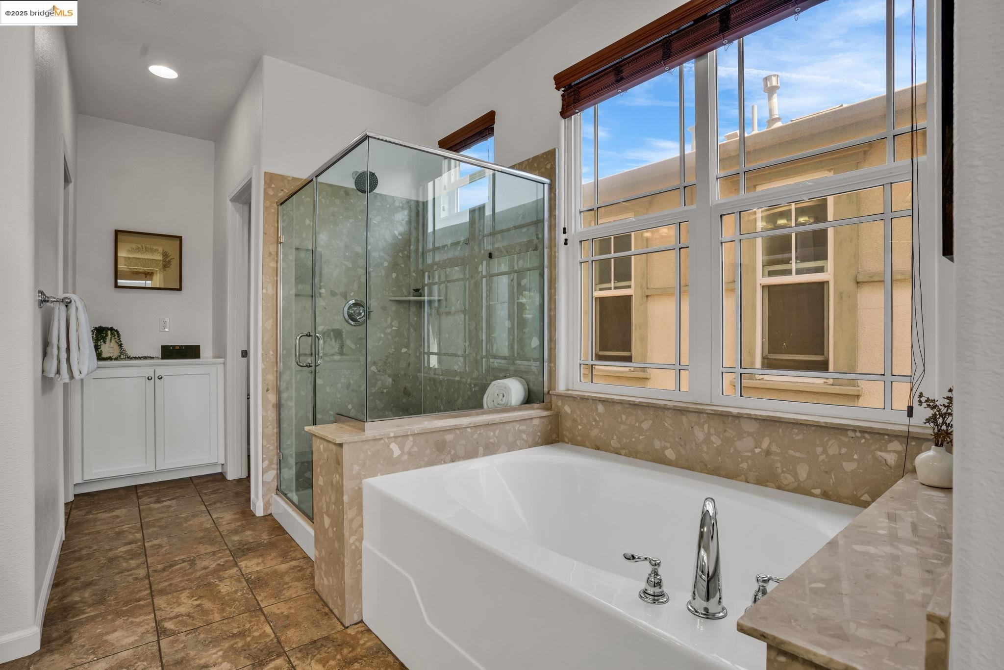 Detail Gallery Image 20 of 46 For 1623 Fortmann Way, Alameda,  CA 94501 - 4 Beds | 3/1 Baths