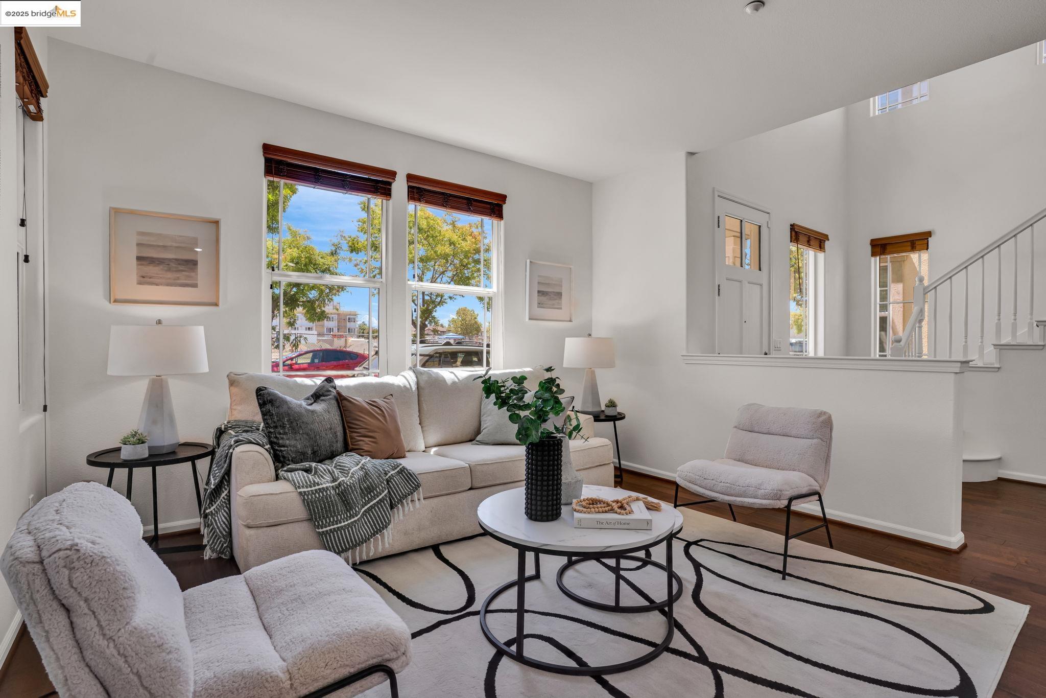 Detail Gallery Image 3 of 46 For 1623 Fortmann Way, Alameda,  CA 94501 - 4 Beds | 3/1 Baths