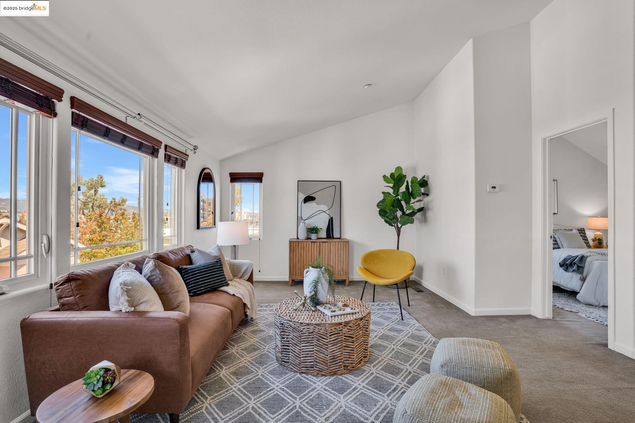 Detail Gallery Image 25 of 46 For 1623 Fortmann Way, Alameda,  CA 94501 - 4 Beds | 3/1 Baths