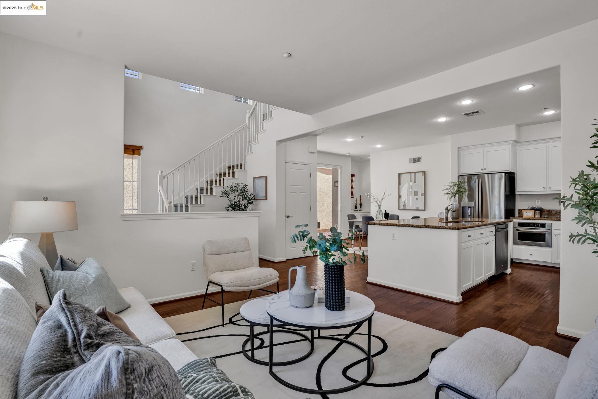 Detail Gallery Image 4 of 46 For 1623 Fortmann Way, Alameda,  CA 94501 - 4 Beds | 3/1 Baths