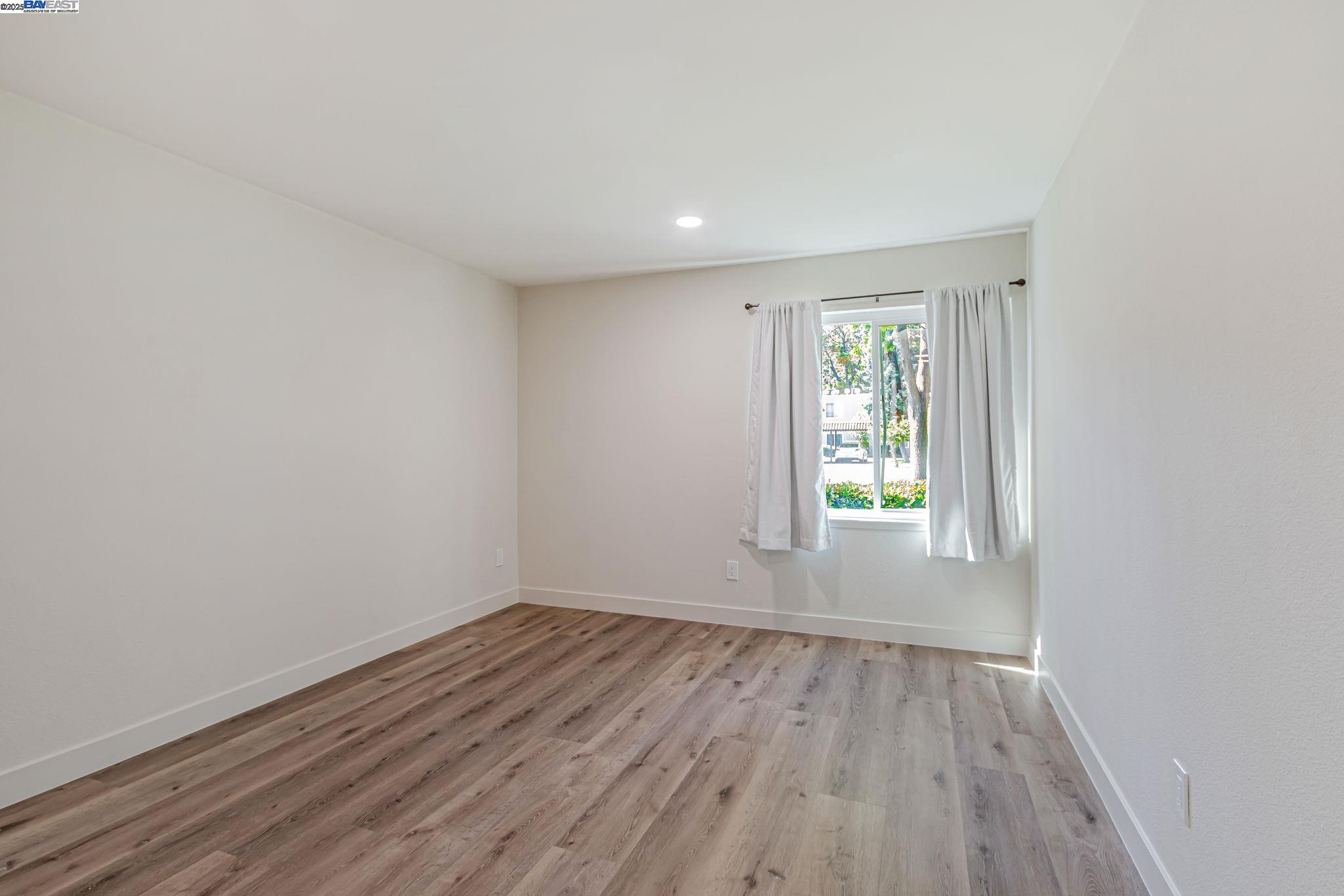 Detail Gallery Image 12 of 44 For 291 Tradewinds Dr #7,  San Jose,  CA 95123 - 2 Beds | 1 Baths