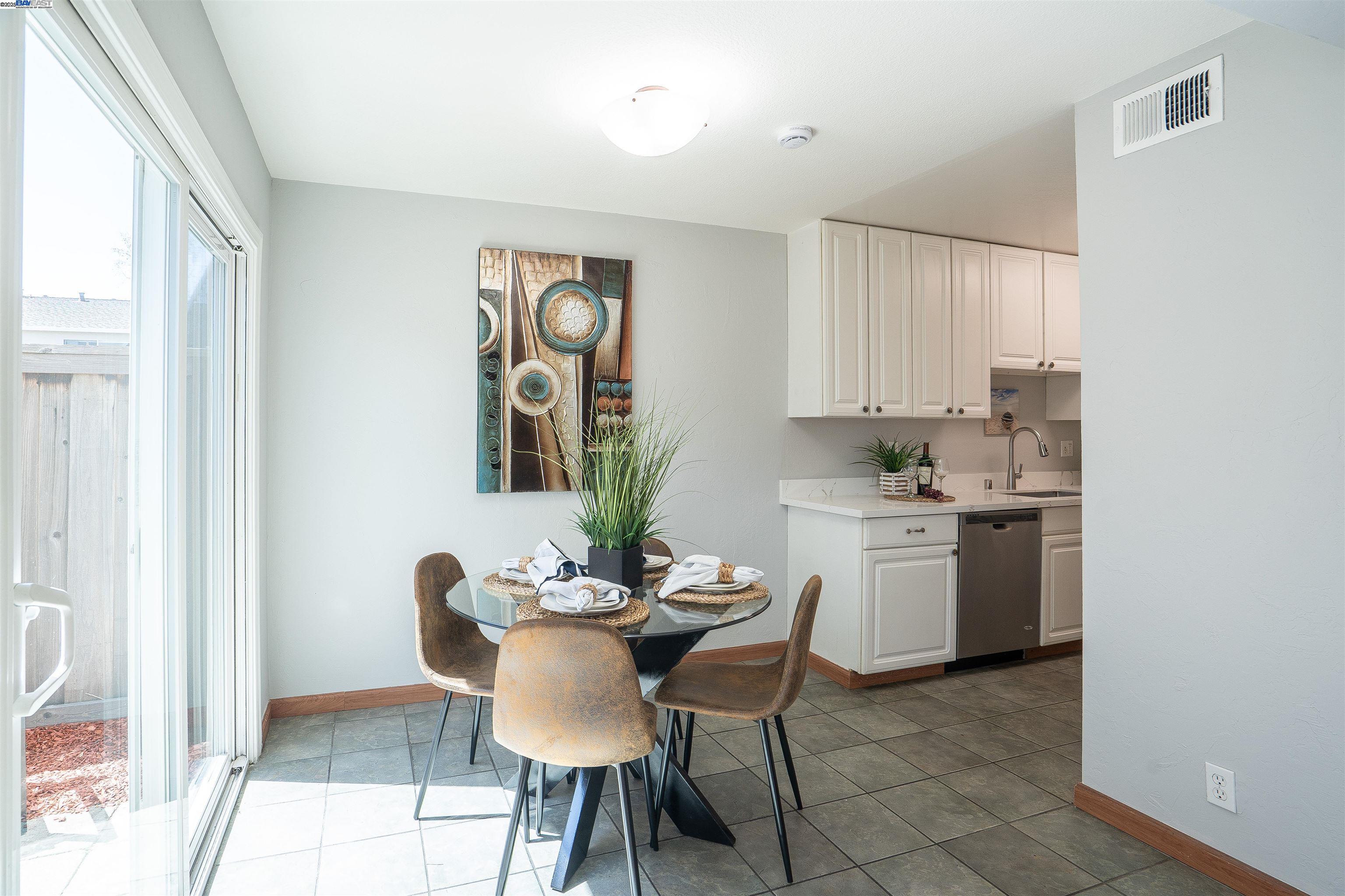 Detail Gallery Image 10 of 26 For 325 San Miguel Ct #2,  Milpitas,  CA 95035 - 2 Beds | 1 Baths
