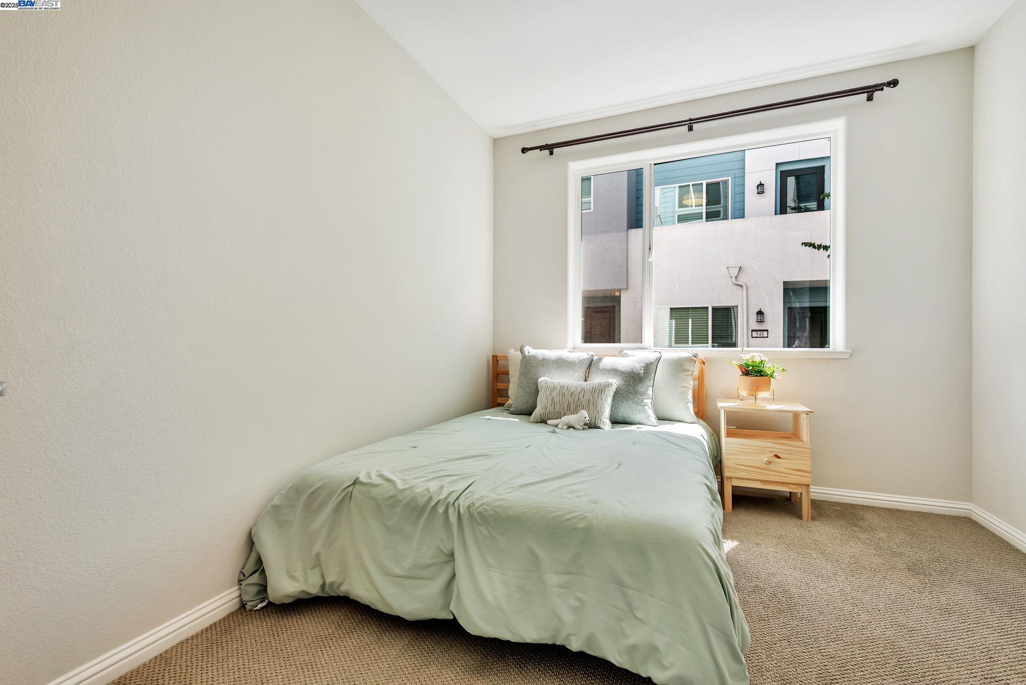 Detail Gallery Image 3 of 29 For 571 Apricot Way, San Jose,  CA 95133 - 3 Beds | 3/1 Baths
