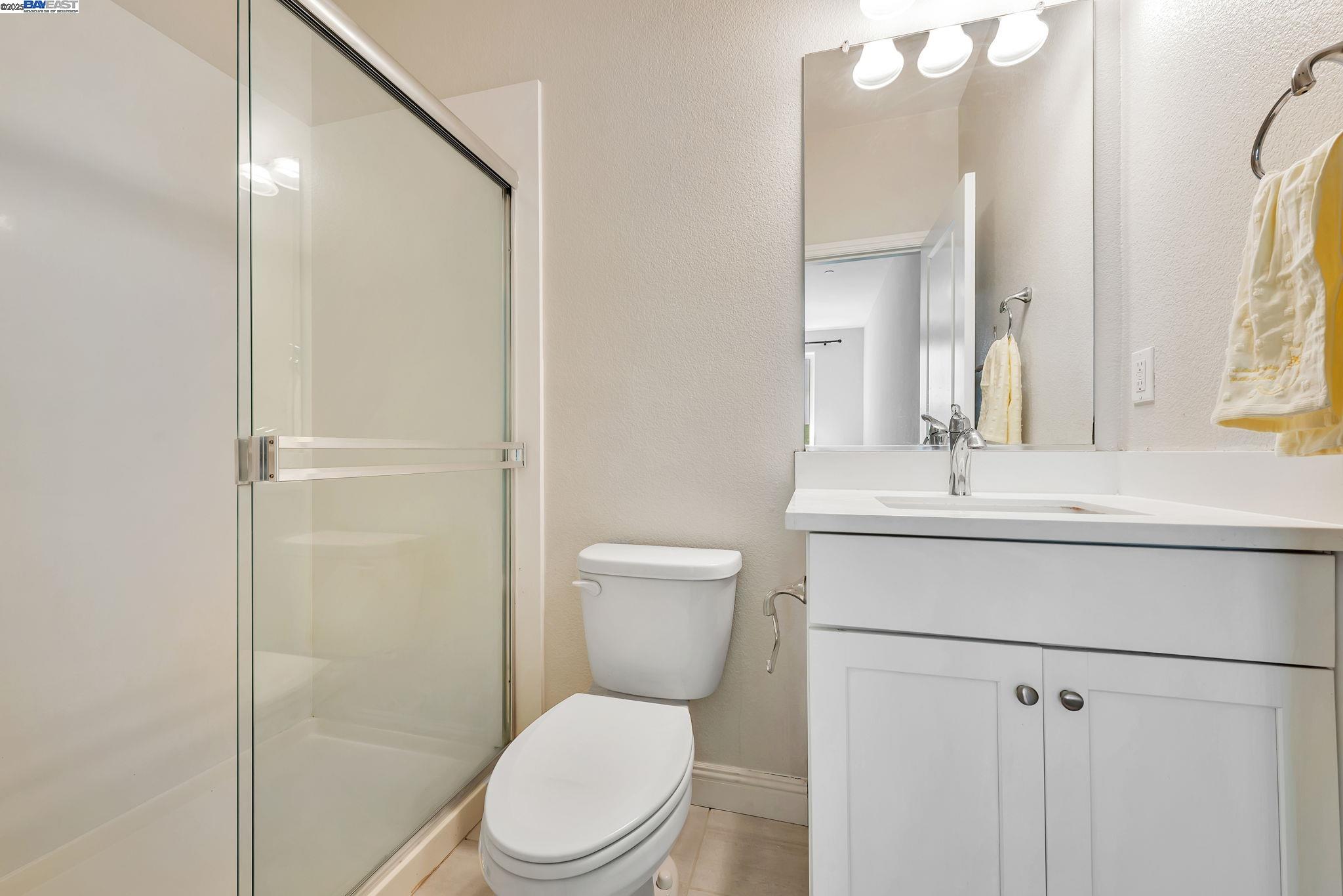 Detail Gallery Image 4 of 29 For 571 Apricot Way, San Jose,  CA 95133 - 3 Beds | 3/1 Baths