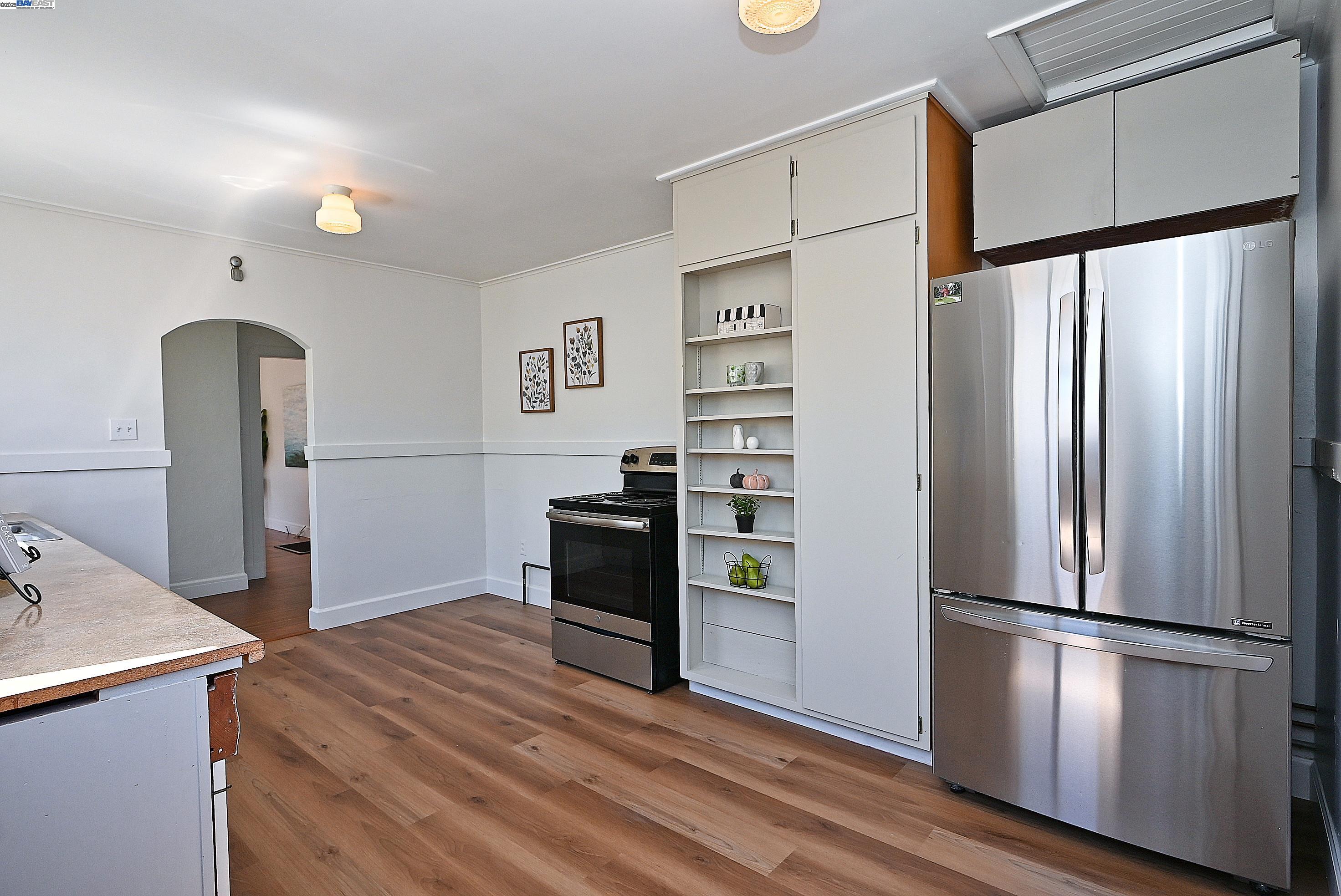 Detail Gallery Image 11 of 23 For 333 Central, Alameda,  CA 94501 - 2 Beds | 1 Baths