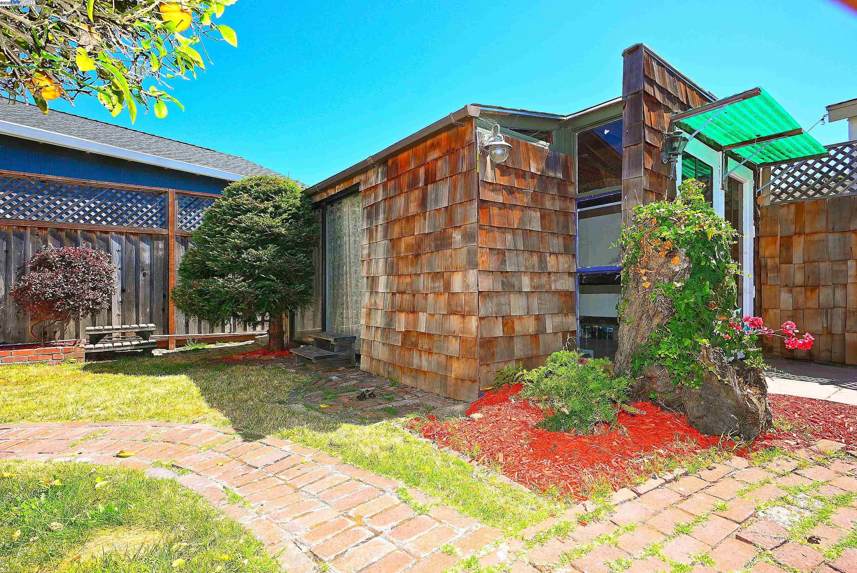 Detail Gallery Image 18 of 23 For 333 Central, Alameda,  CA 94501 - 2 Beds | 1 Baths