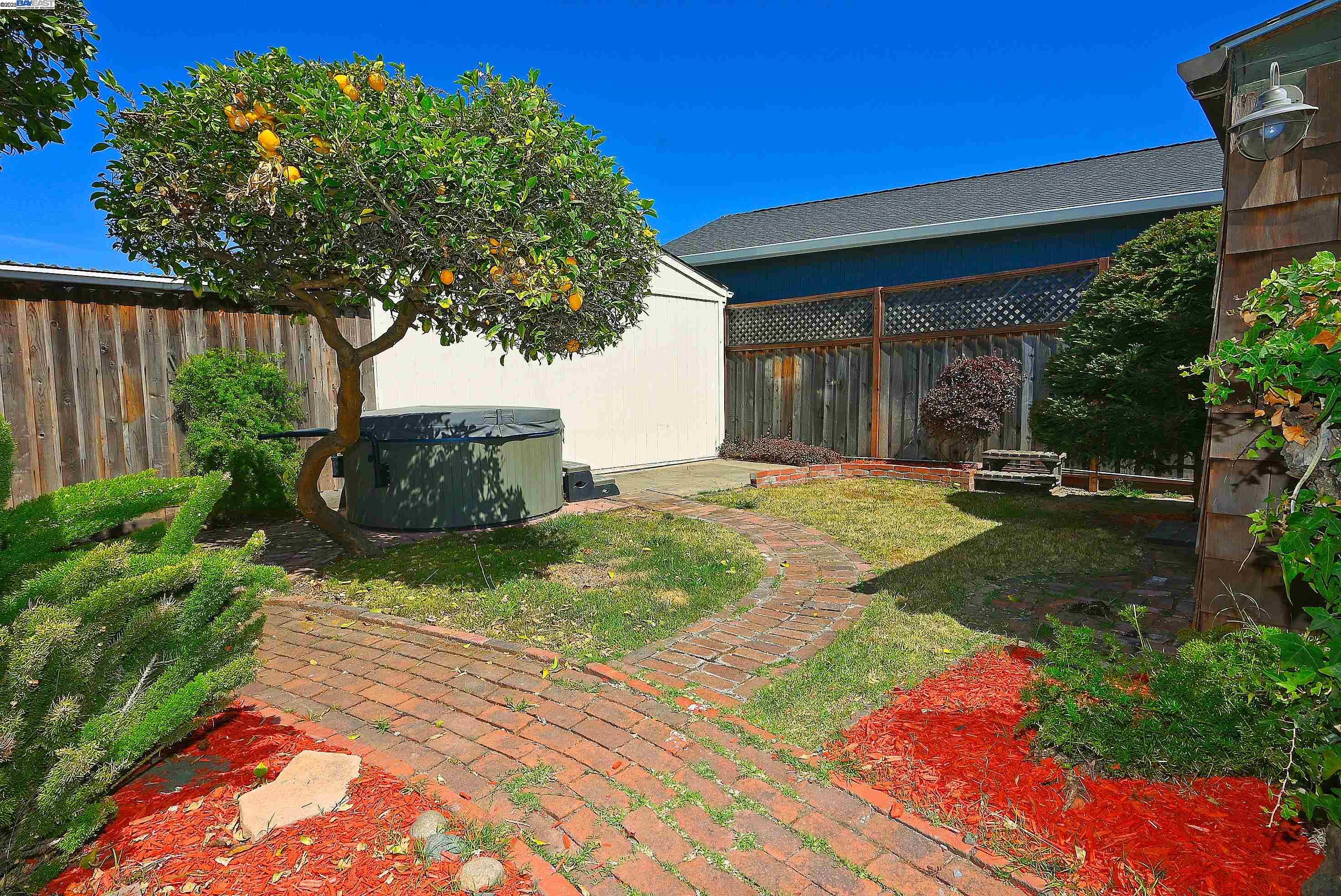 Detail Gallery Image 19 of 23 For 333 Central, Alameda,  CA 94501 - 2 Beds | 1 Baths
