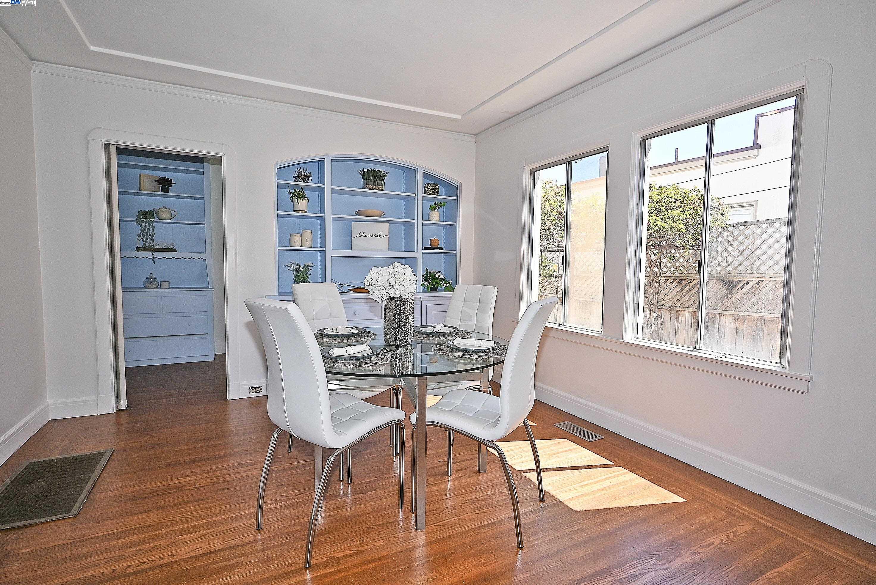 Detail Gallery Image 8 of 23 For 333 Central, Alameda,  CA 94501 - 2 Beds | 1 Baths