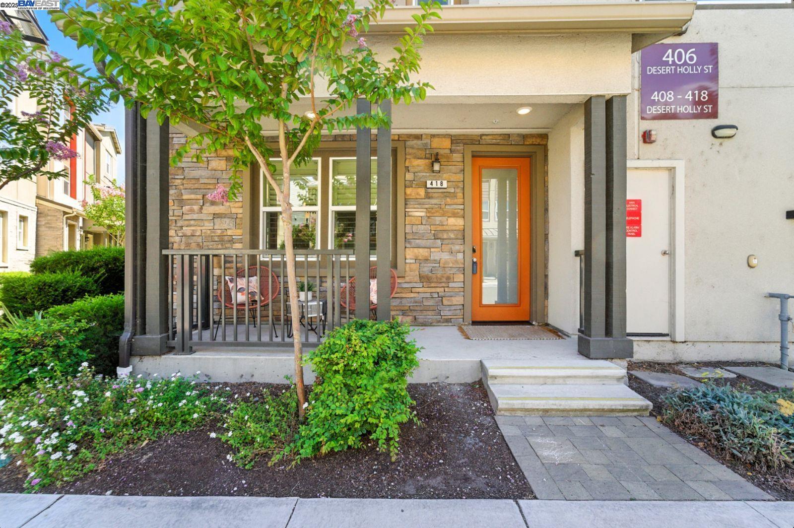 Detail Gallery Image 2 of 48 For 418 Desert Holly St, Milpitas,  CA 95035 - 4 Beds | 3/1 Baths