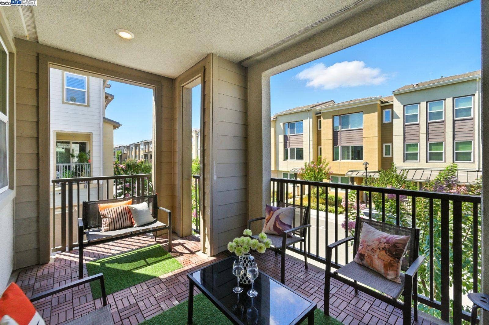 Detail Gallery Image 12 of 48 For 418 Desert Holly St, Milpitas,  CA 95035 - 4 Beds | 3/1 Baths