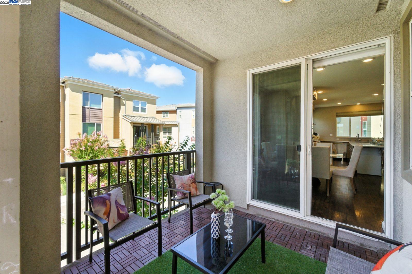Detail Gallery Image 13 of 48 For 418 Desert Holly St, Milpitas,  CA 95035 - 4 Beds | 3/1 Baths
