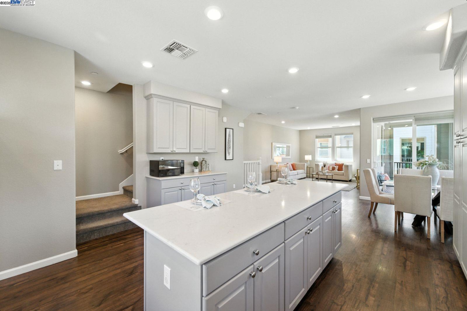 Detail Gallery Image 14 of 48 For 418 Desert Holly St, Milpitas,  CA 95035 - 4 Beds | 3/1 Baths
