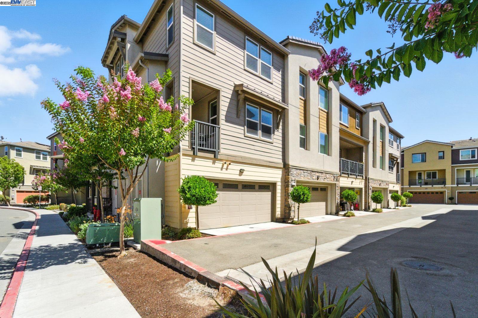 Detail Gallery Image 31 of 48 For 418 Desert Holly St, Milpitas,  CA 95035 - 4 Beds | 3/1 Baths