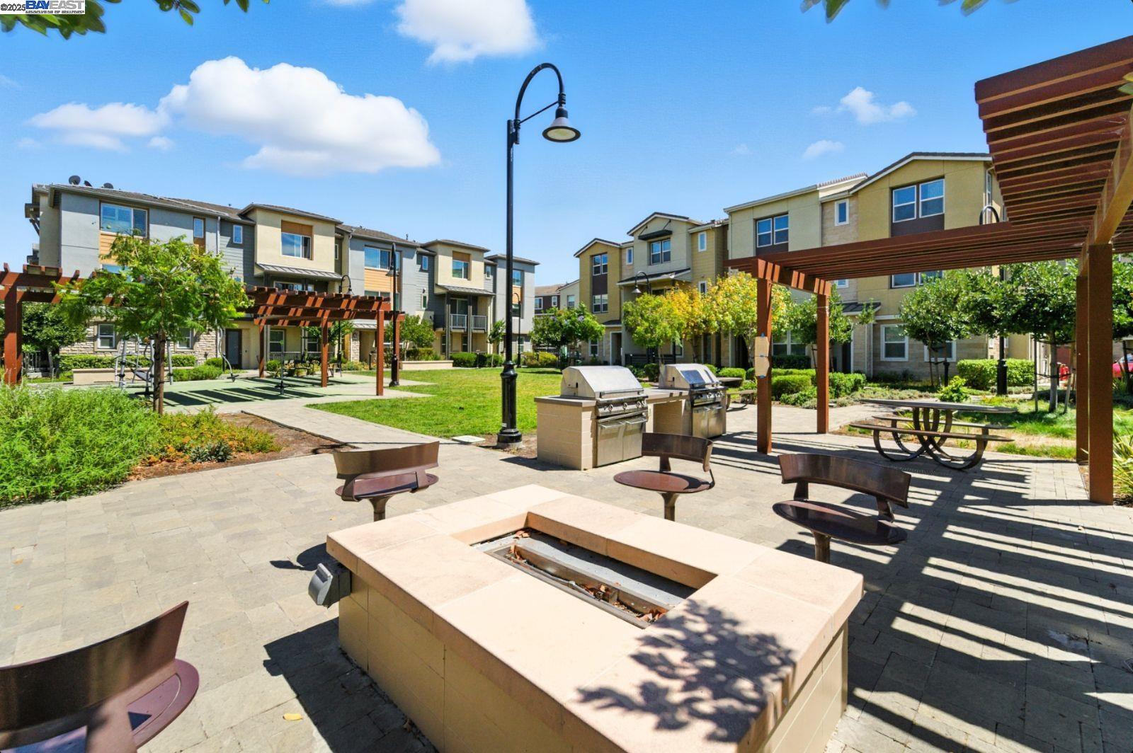 Detail Gallery Image 39 of 48 For 418 Desert Holly St, Milpitas,  CA 95035 - 4 Beds | 3/1 Baths